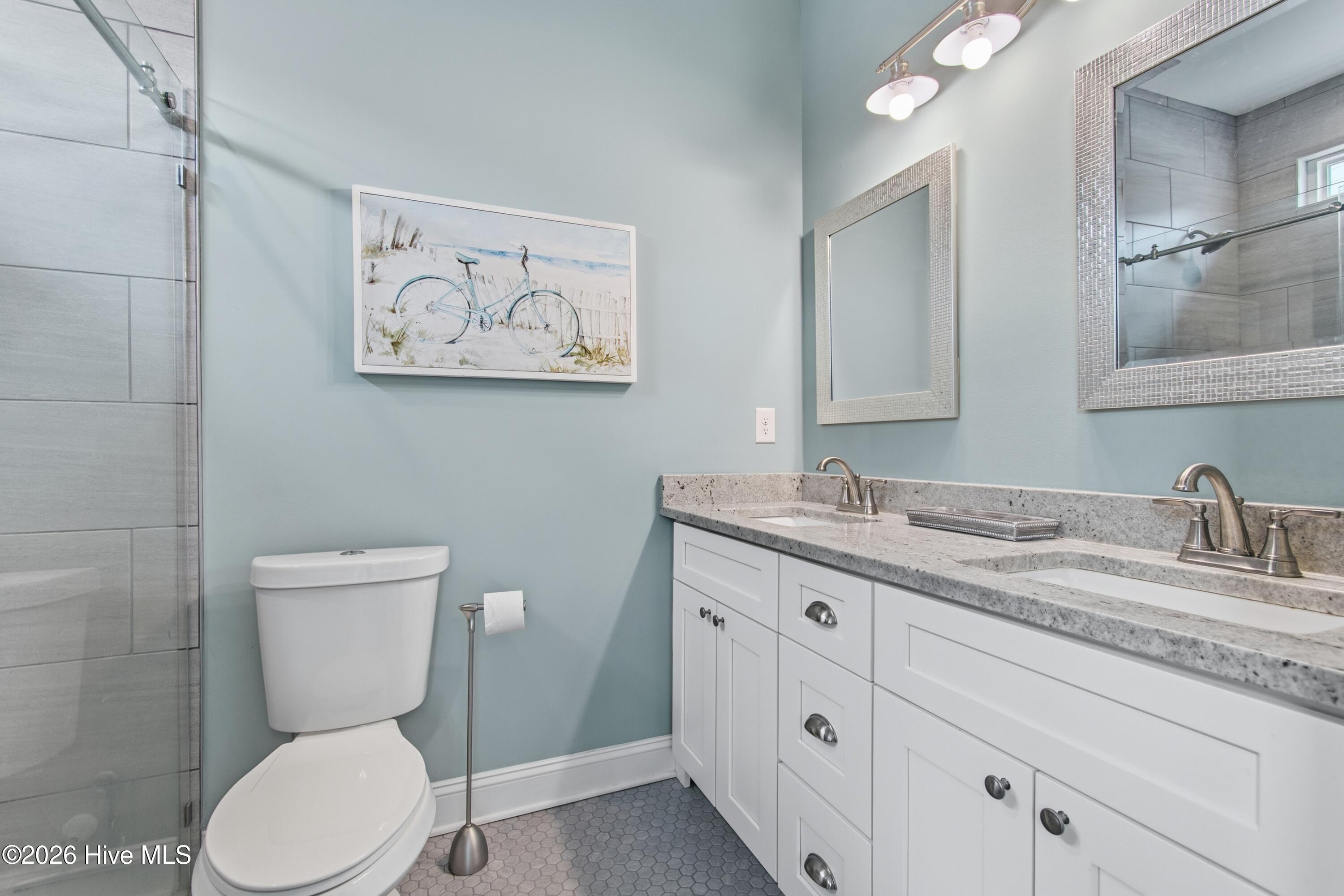 100556000 | Photo 13