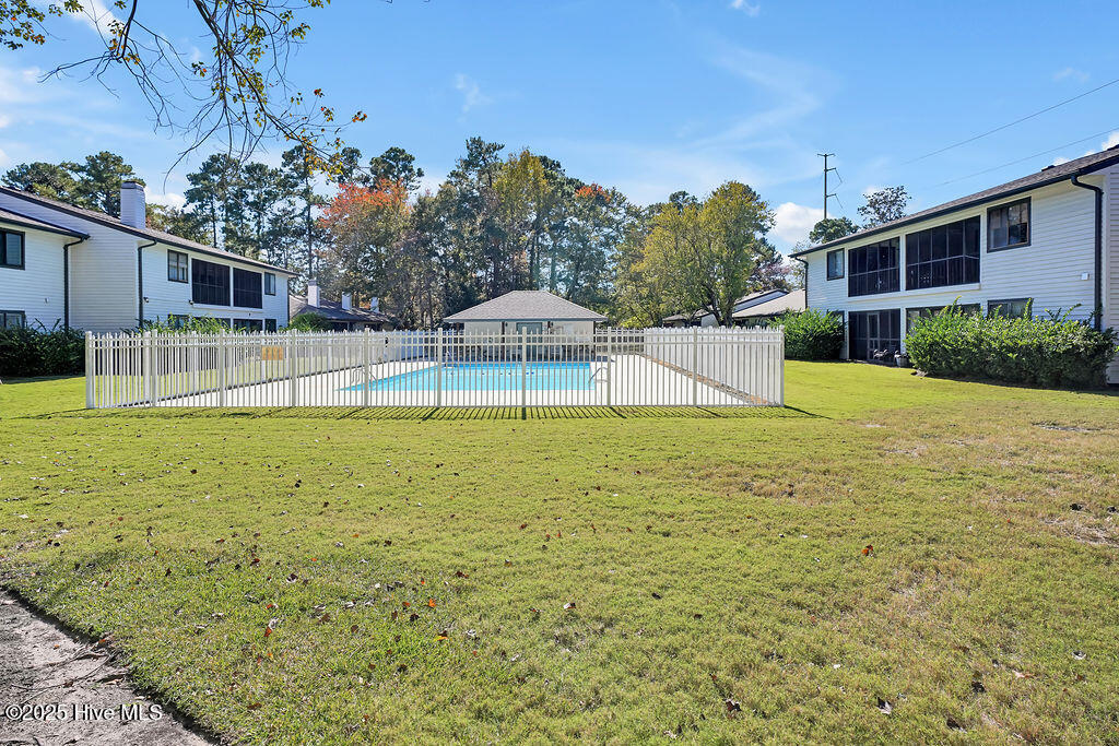 100540230 | Photo 23