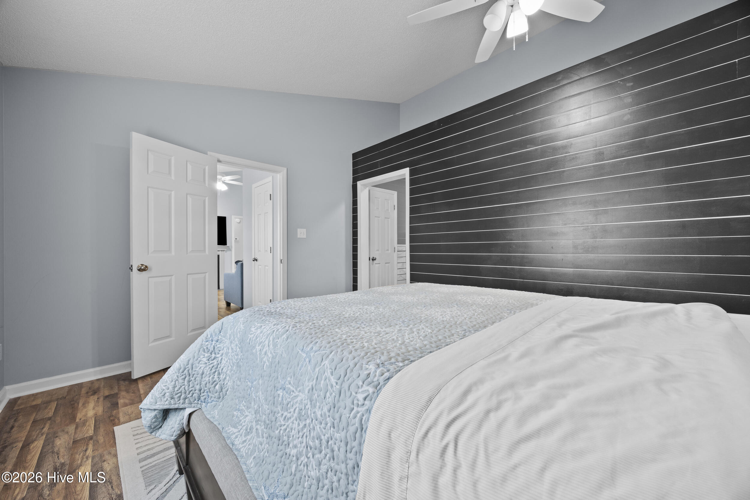 100566189 | Photo 13