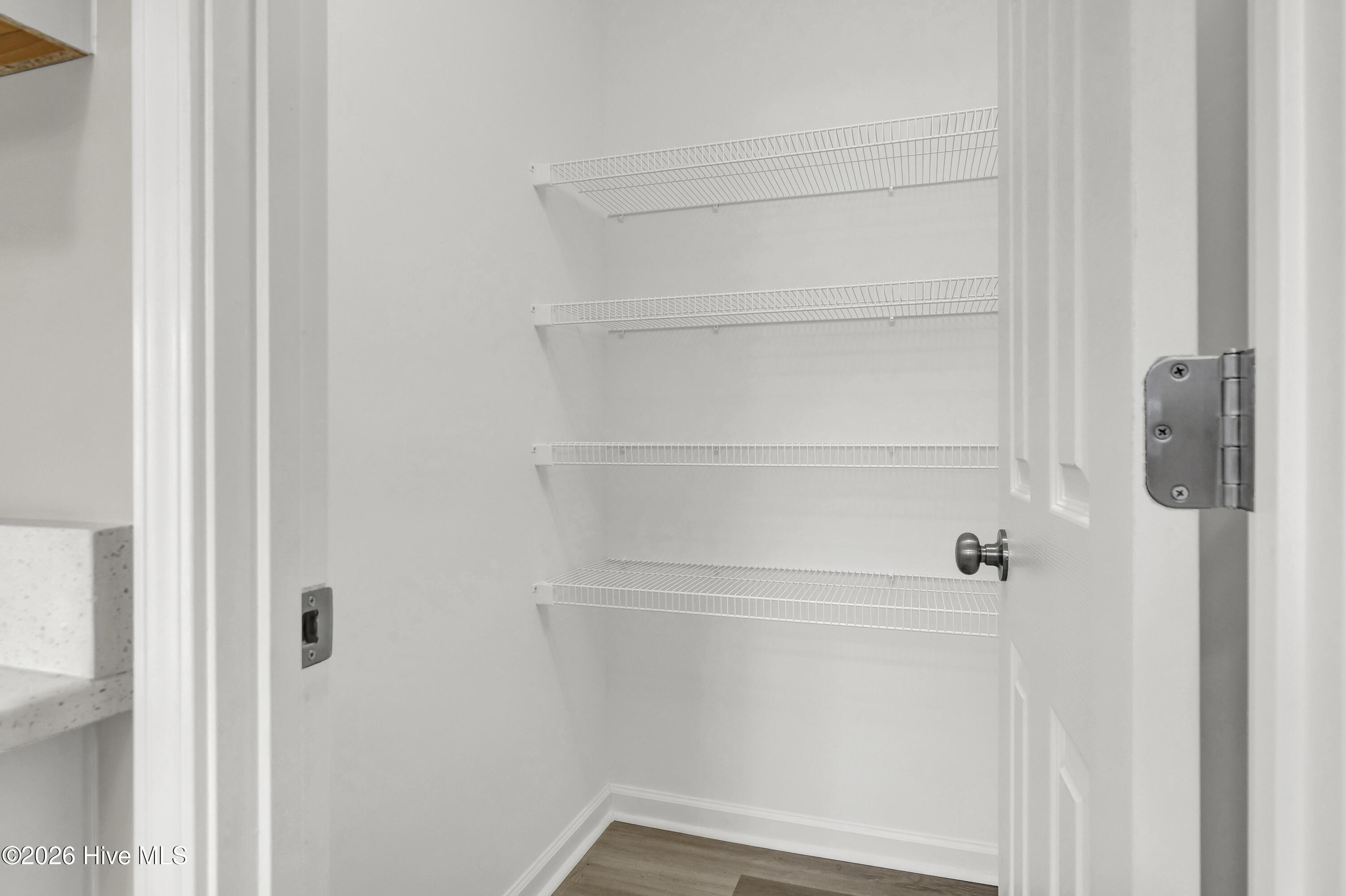 100550889 | Photo 15