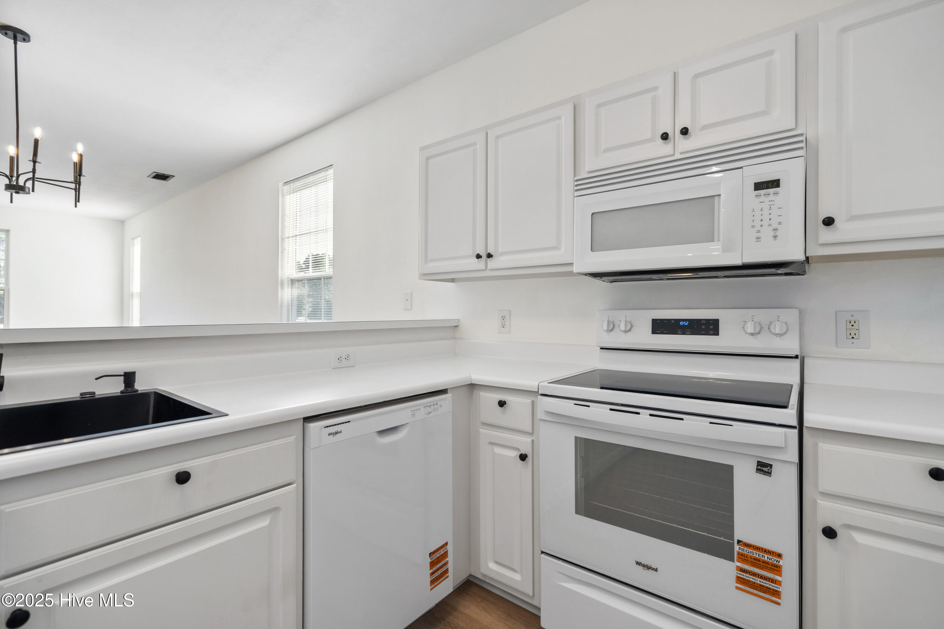 100551288 | Photo 18