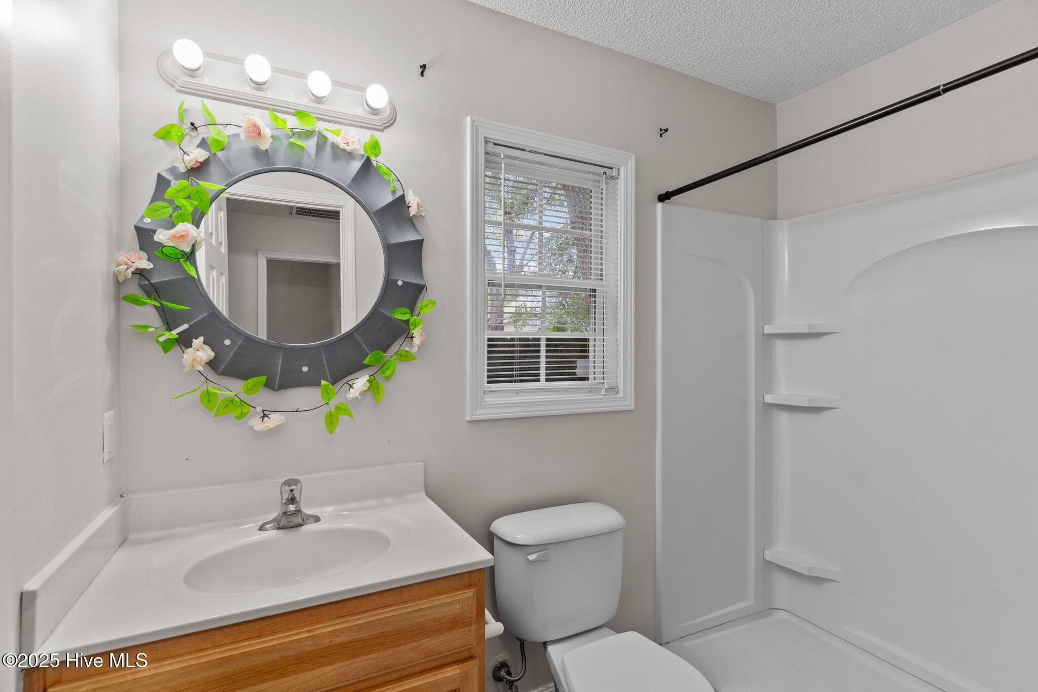 100534233 | Photo 17