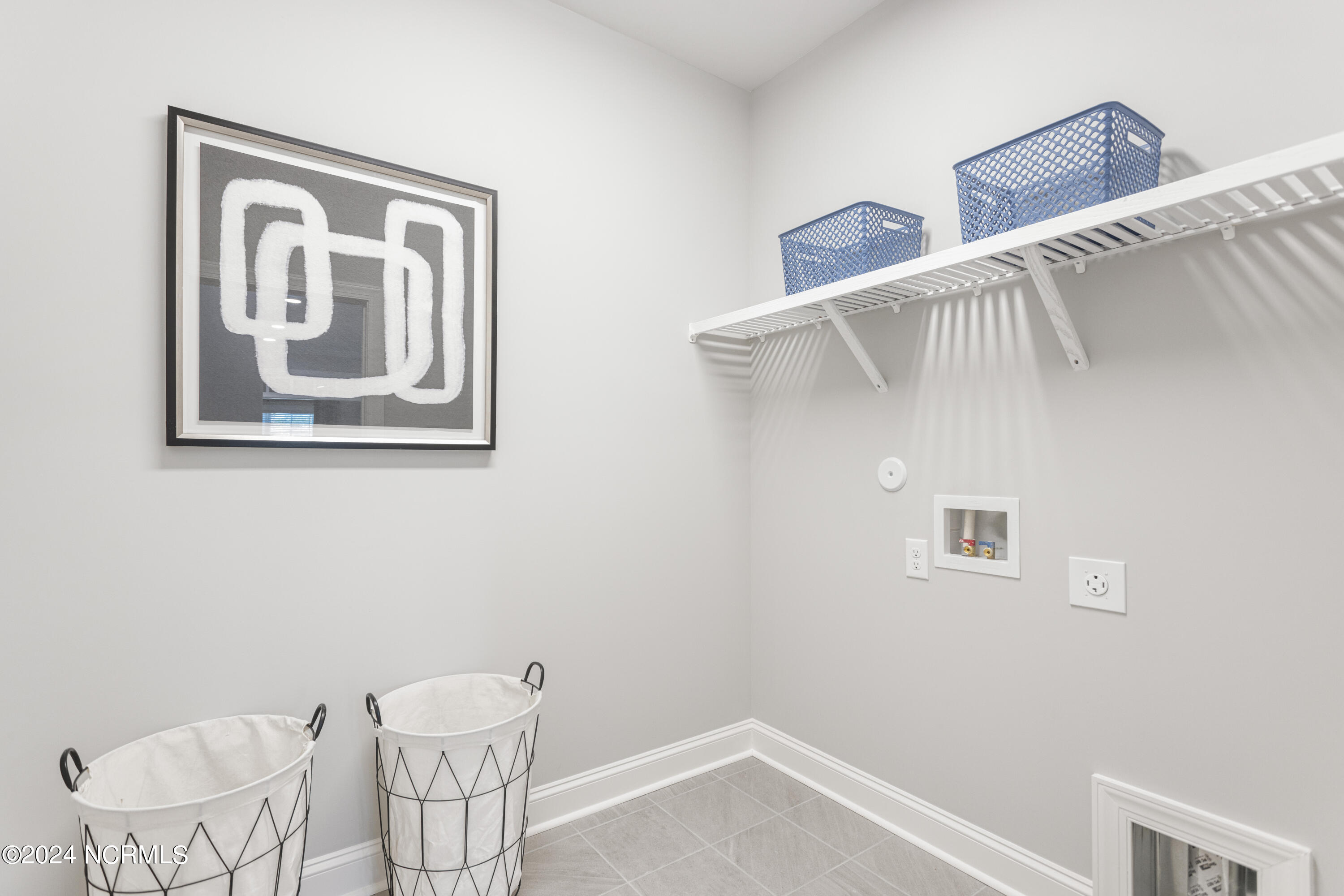 100544983 | Photo 41