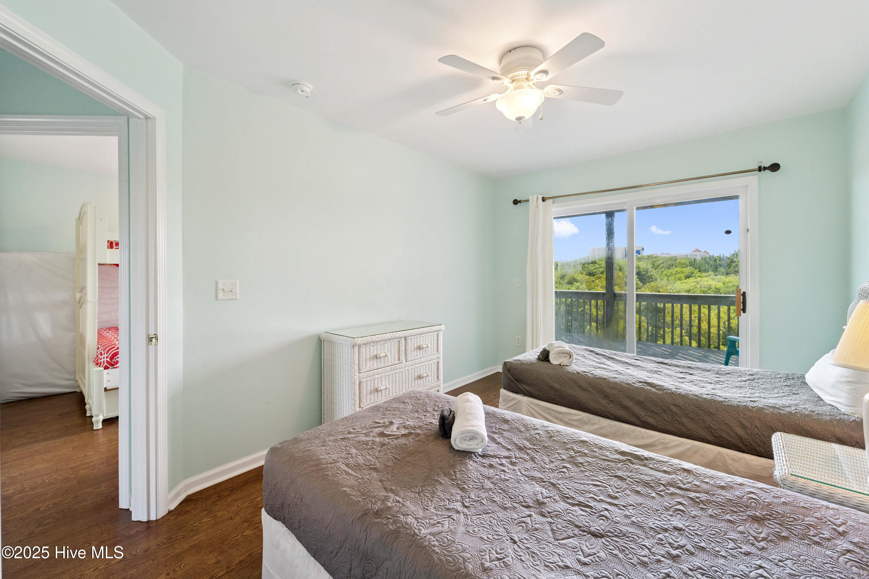 100556675 | Photo 91