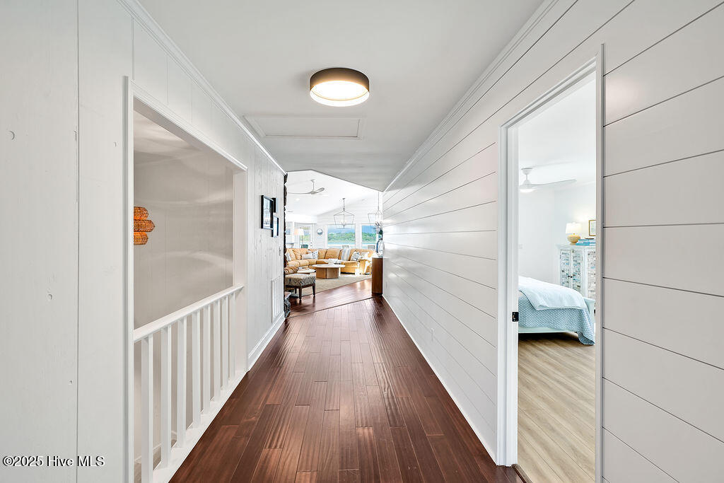 100508979 | Photo 57