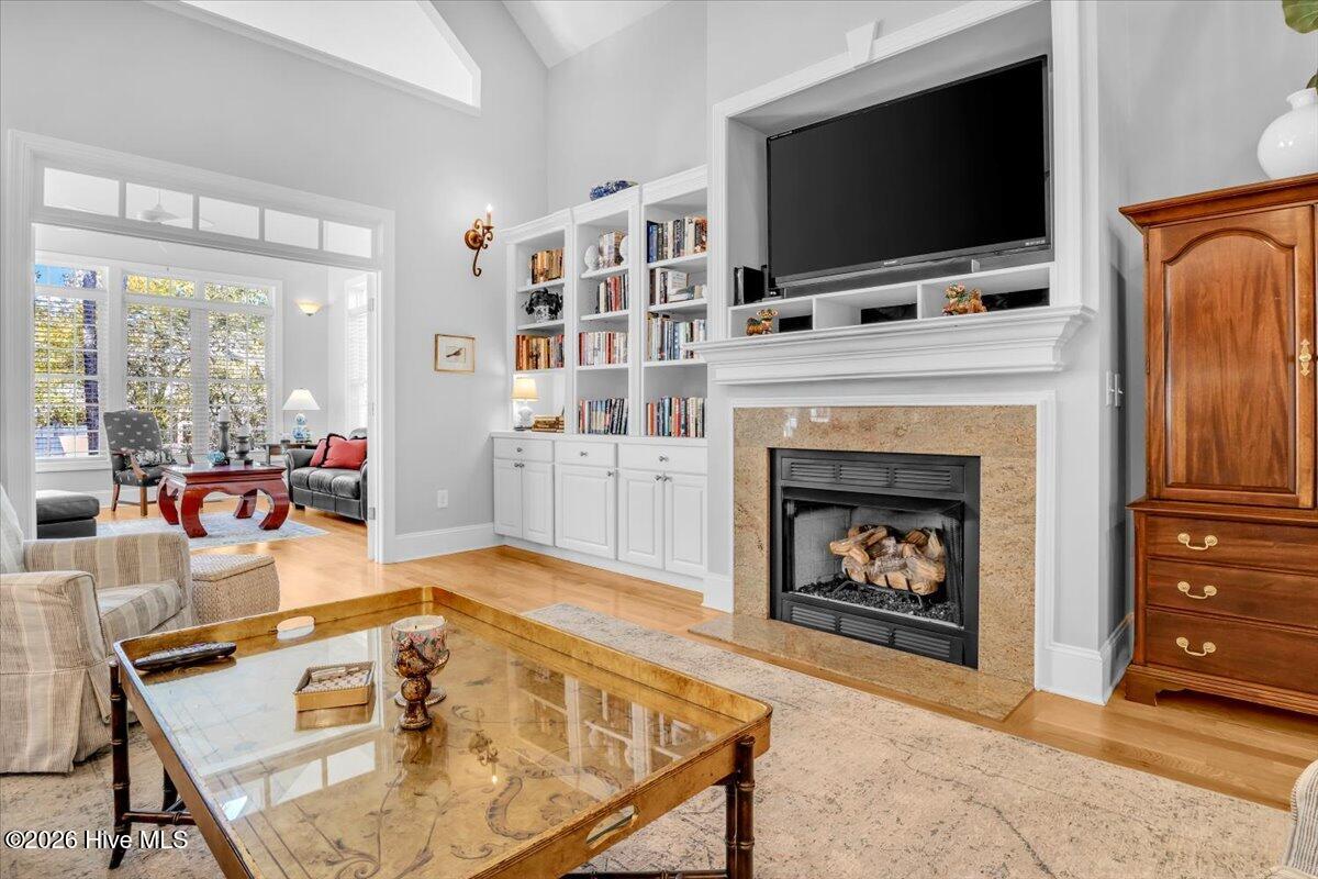 100565920 | Photo 29