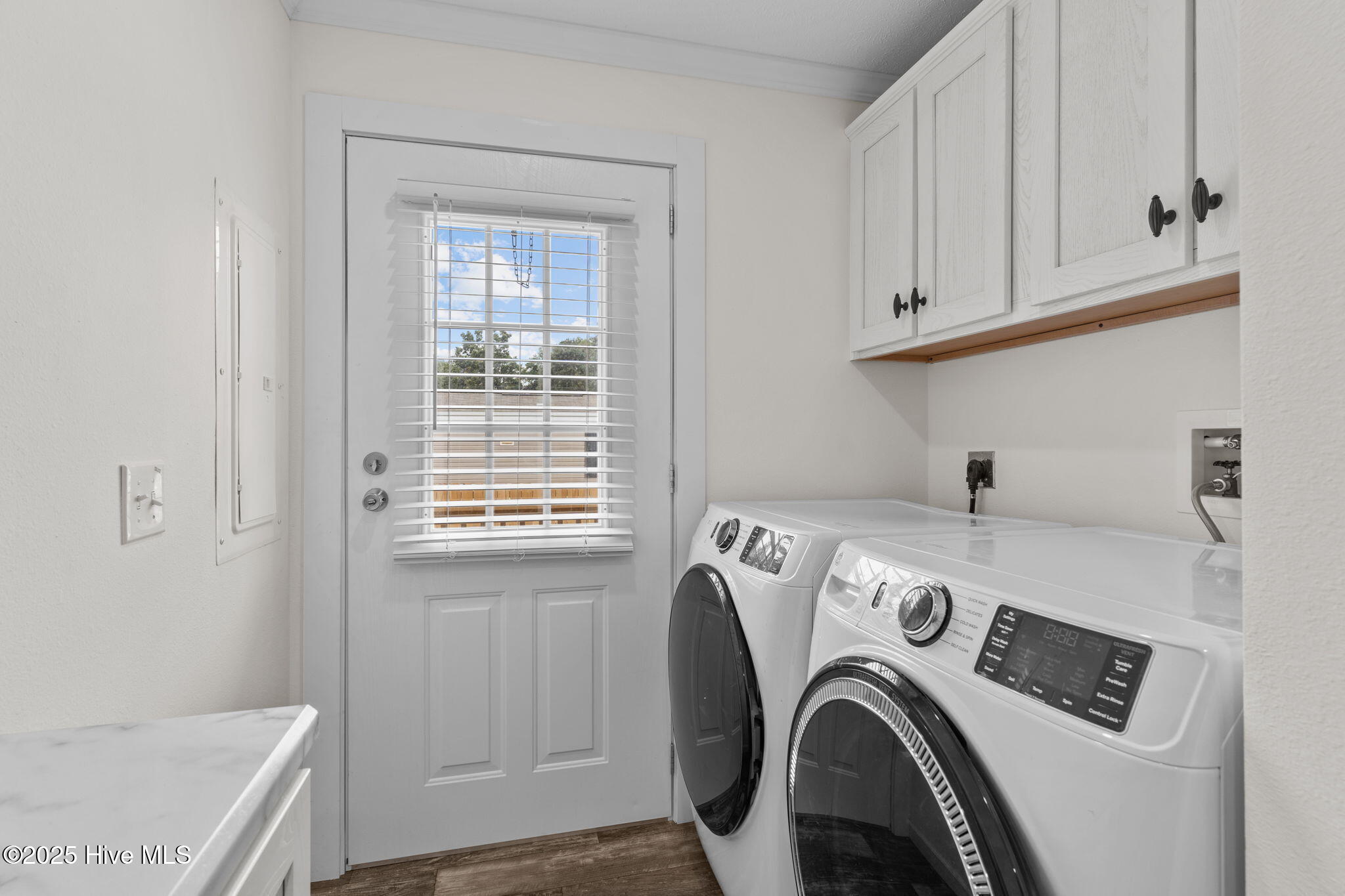 100530001 | Photo 21