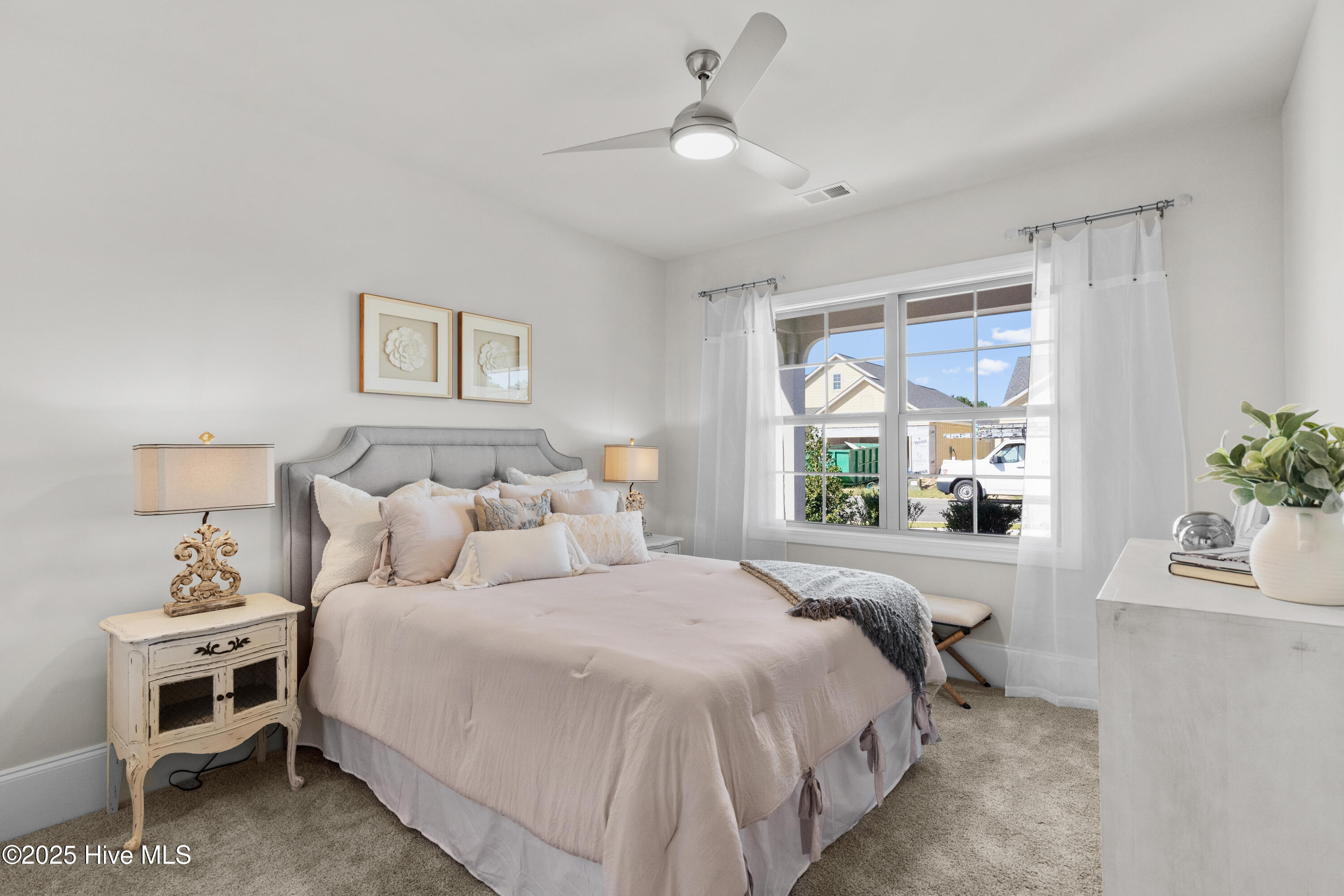 100496810 | Photo 37