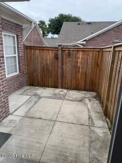 100570390 | Photo 16