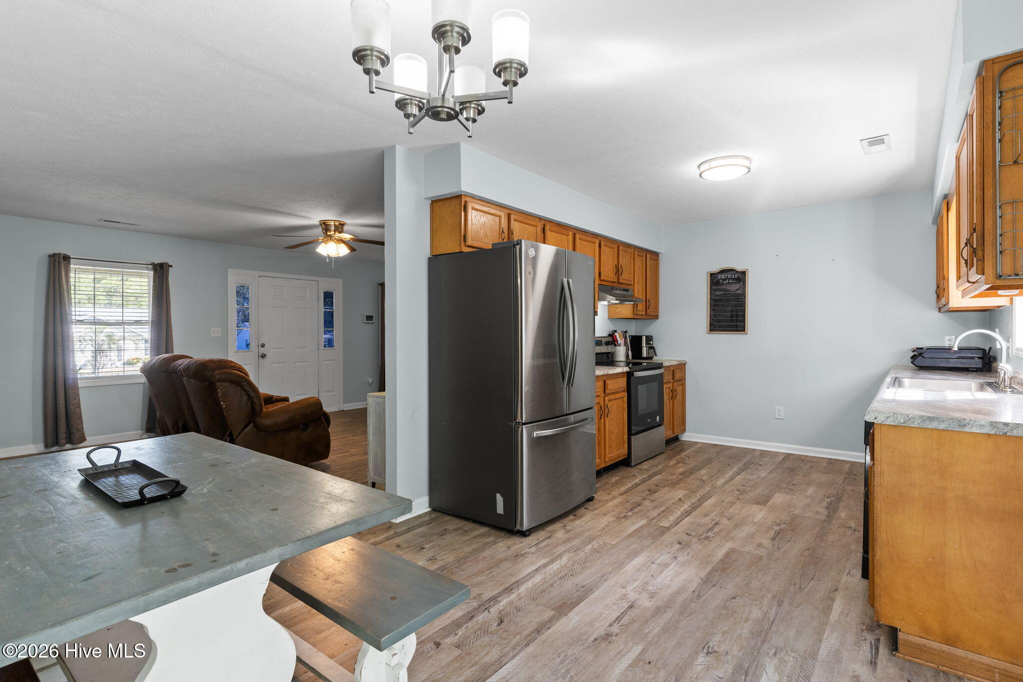 100567979 | Photo 11