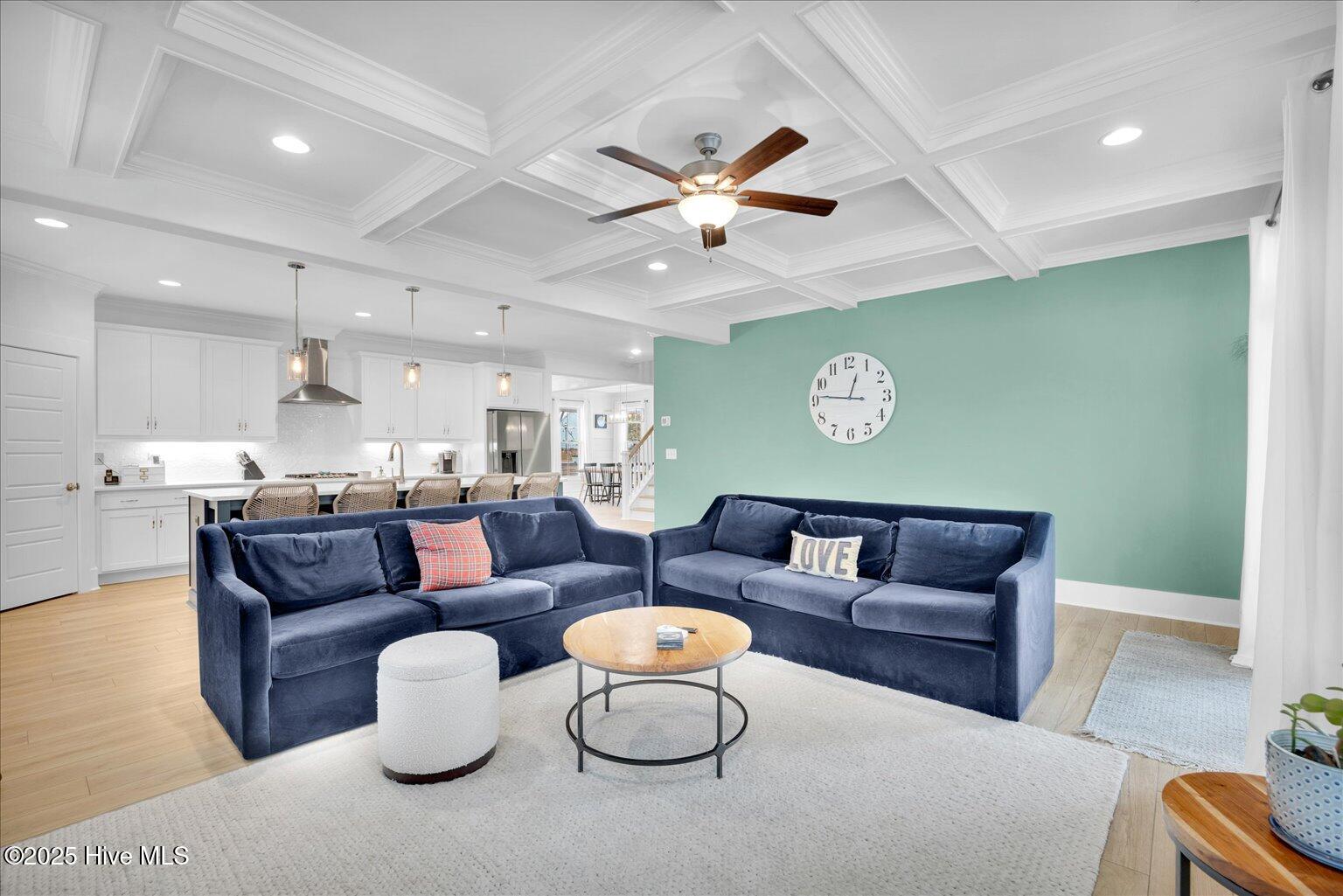 100488919 | Photo 15