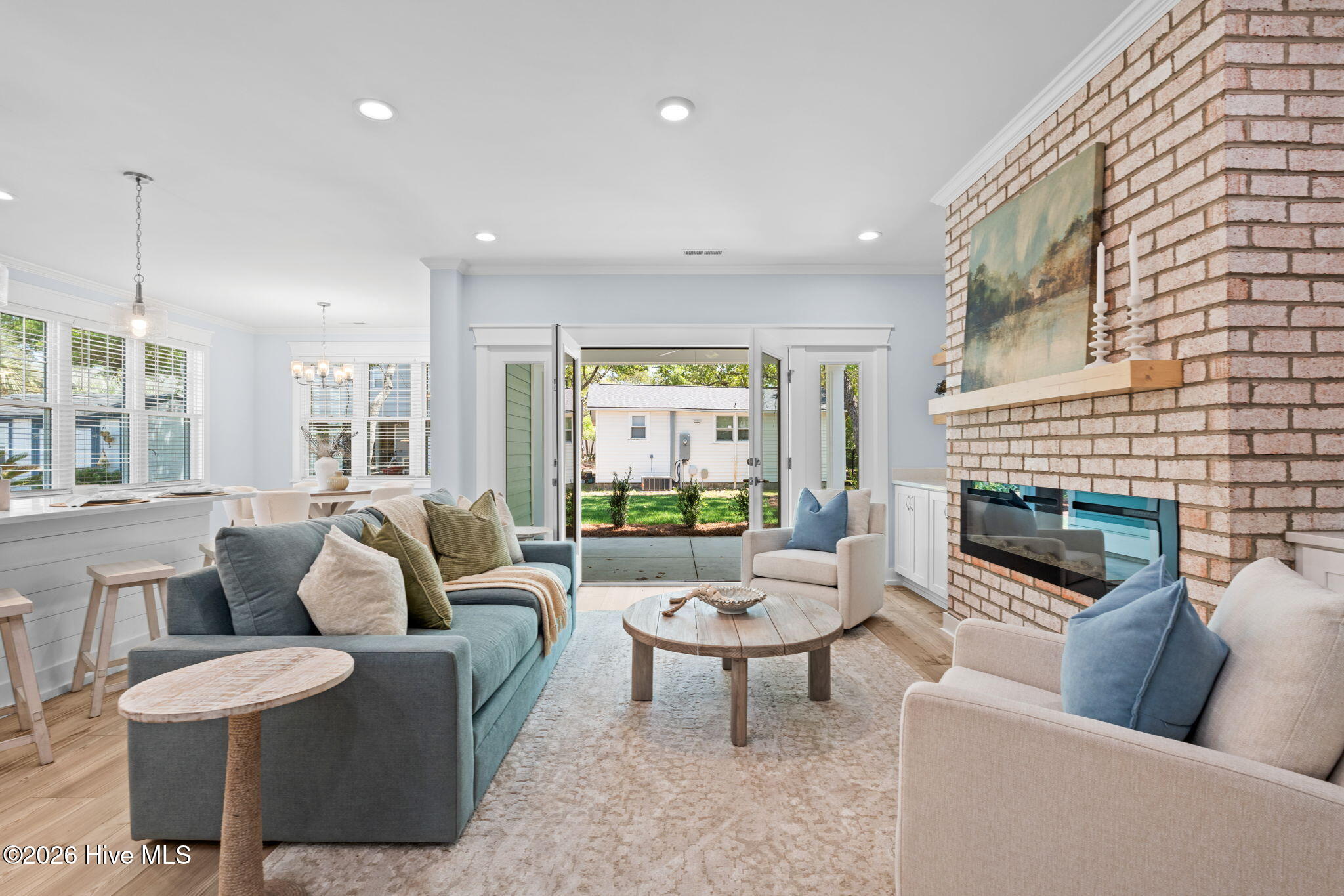 100546665 | Photo 16