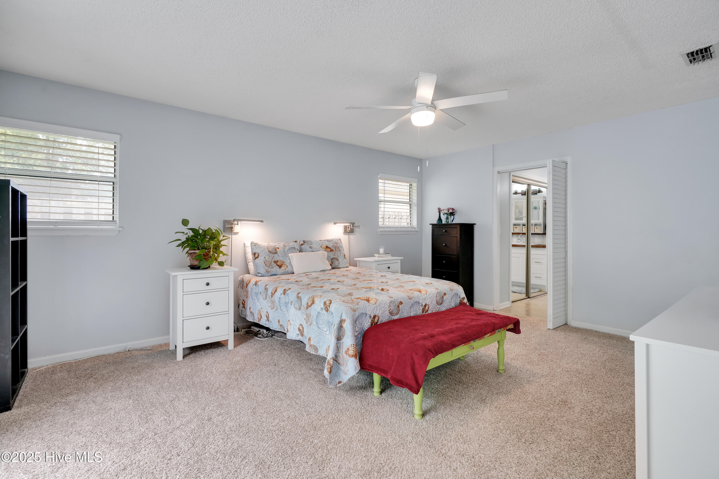 100530098 | Photo 16