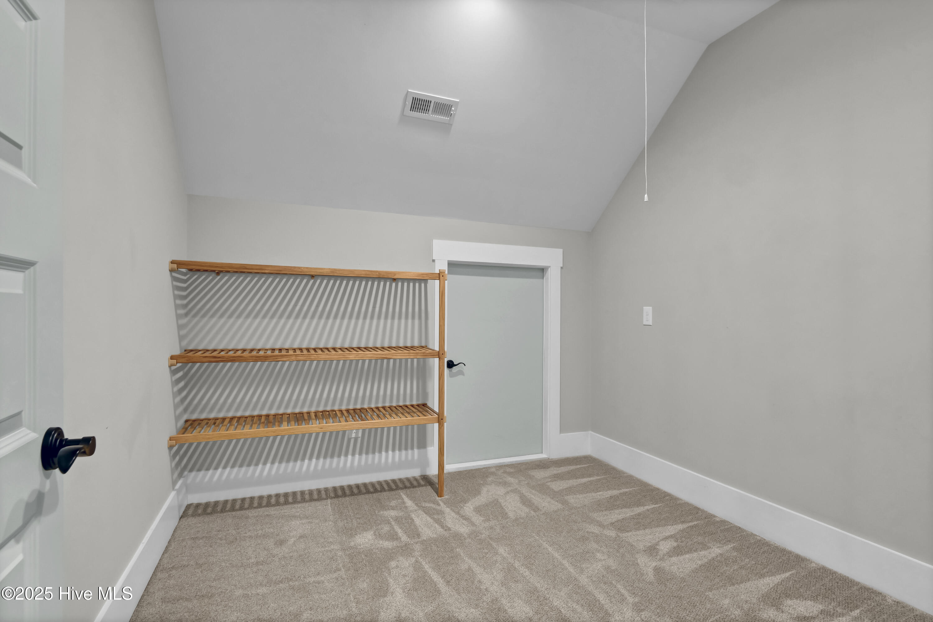 100550723 | Photo 26