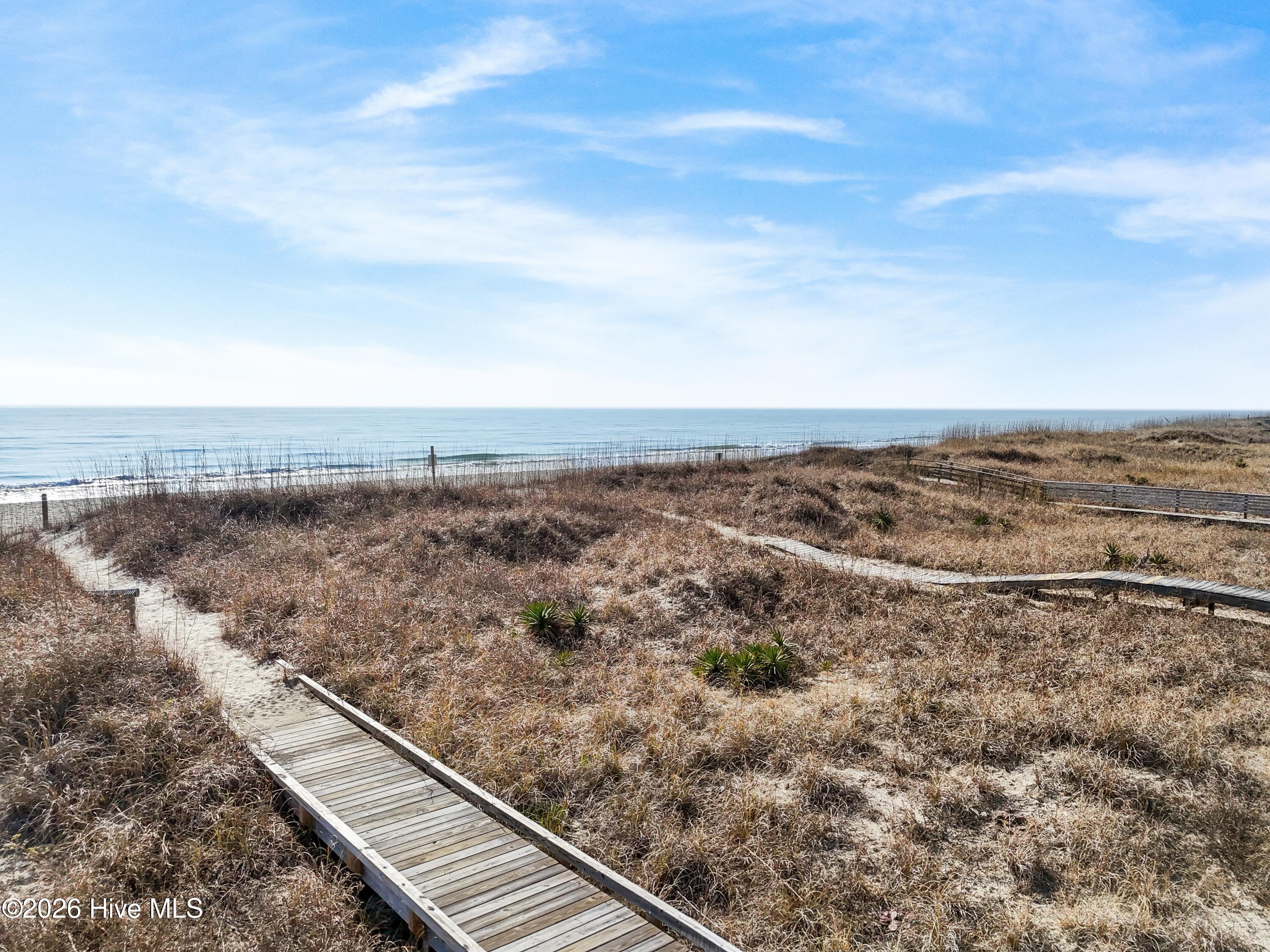 100548422 | Photo 93