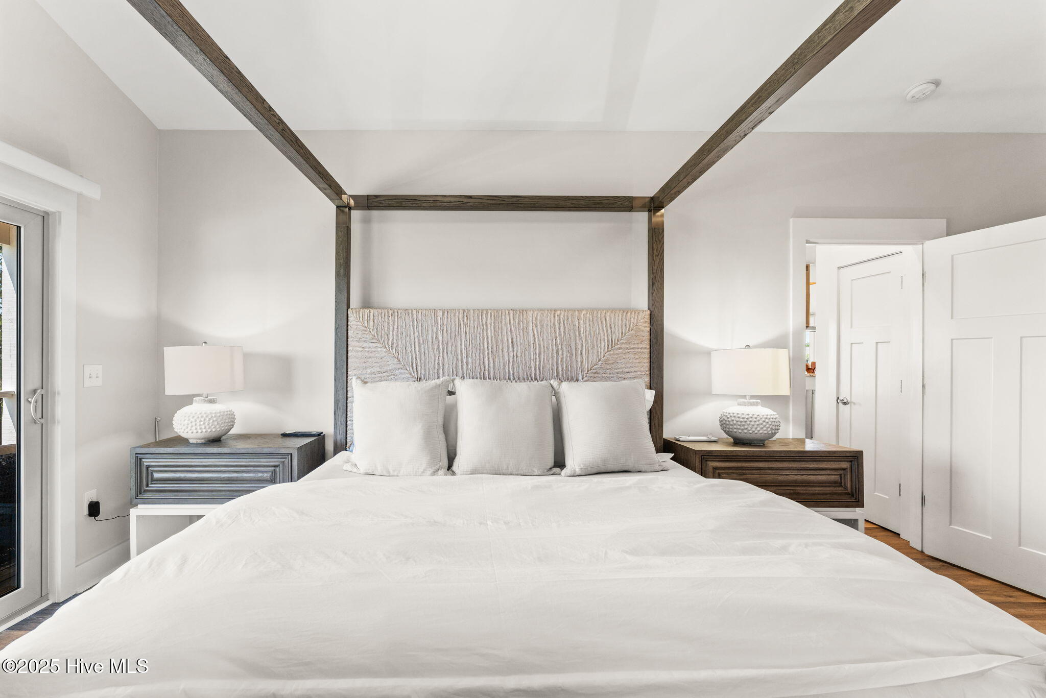 100514865 | Photo 23