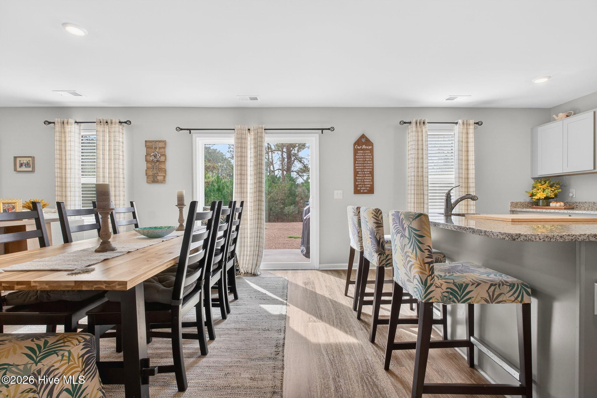 100556133 | Photo 21