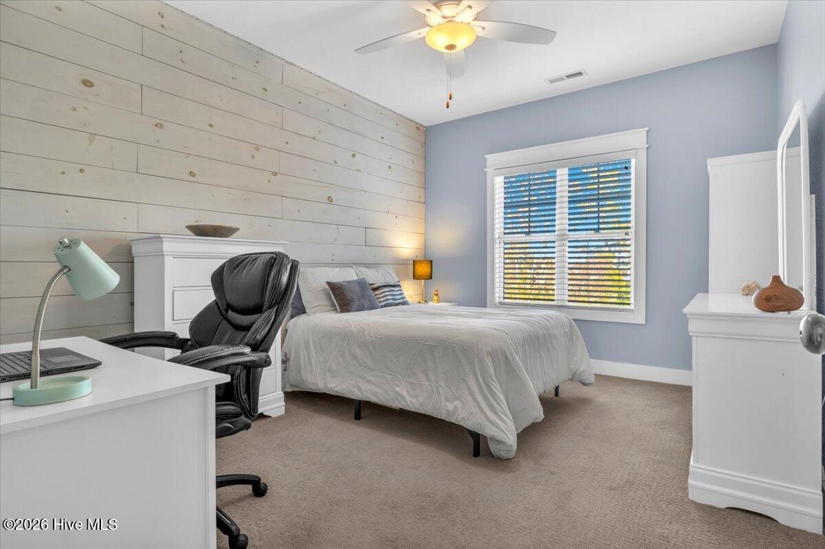 100552702 | Photo 42