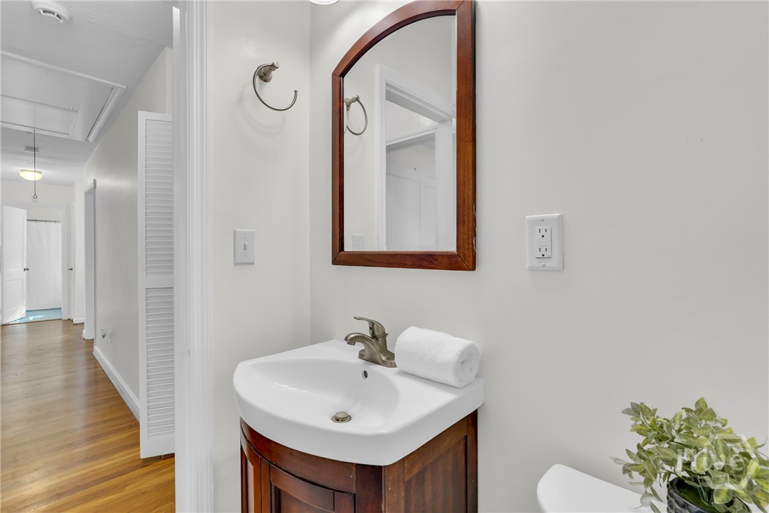 103 E 60th Street