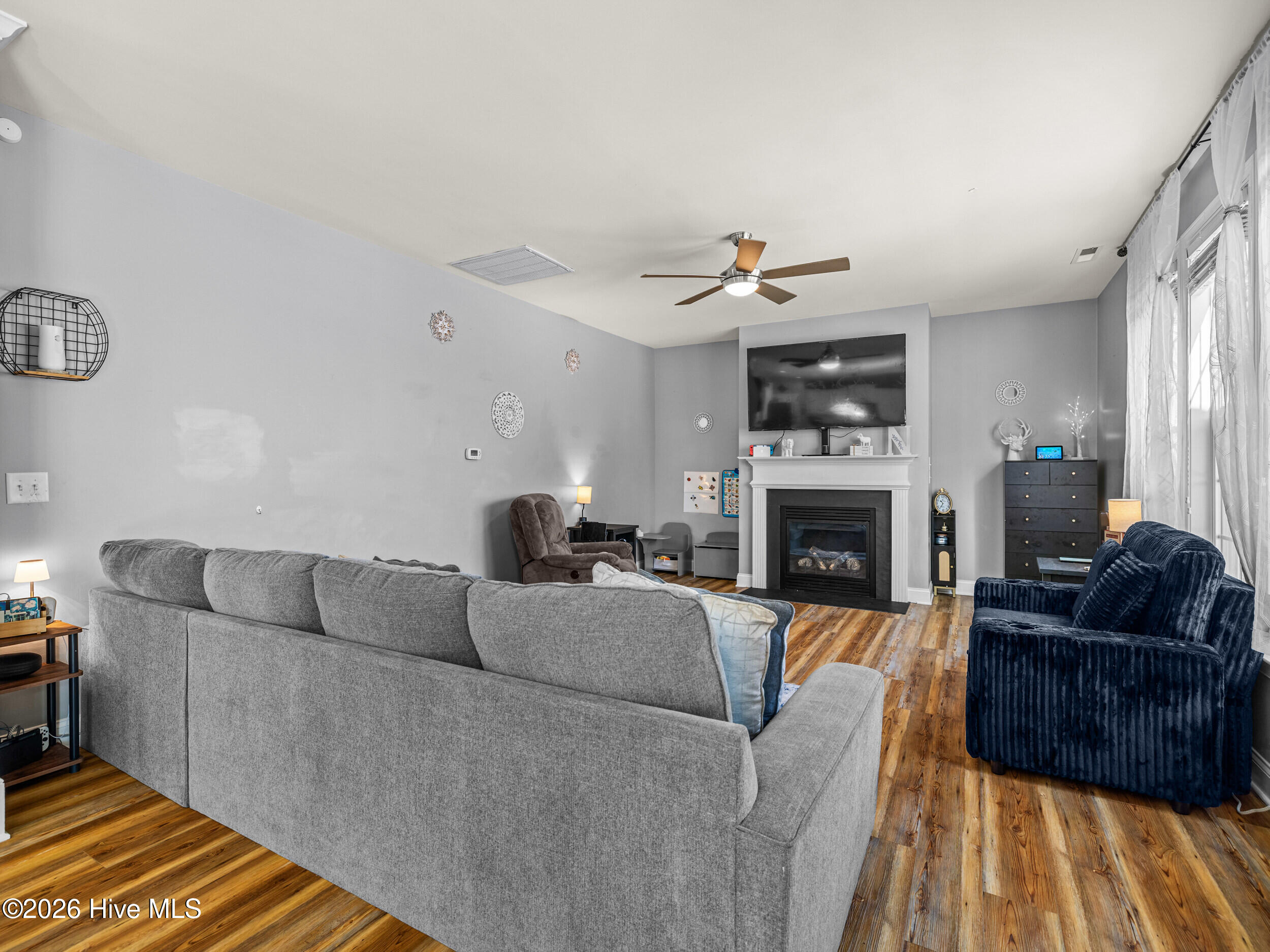 100554217 | Photo 31