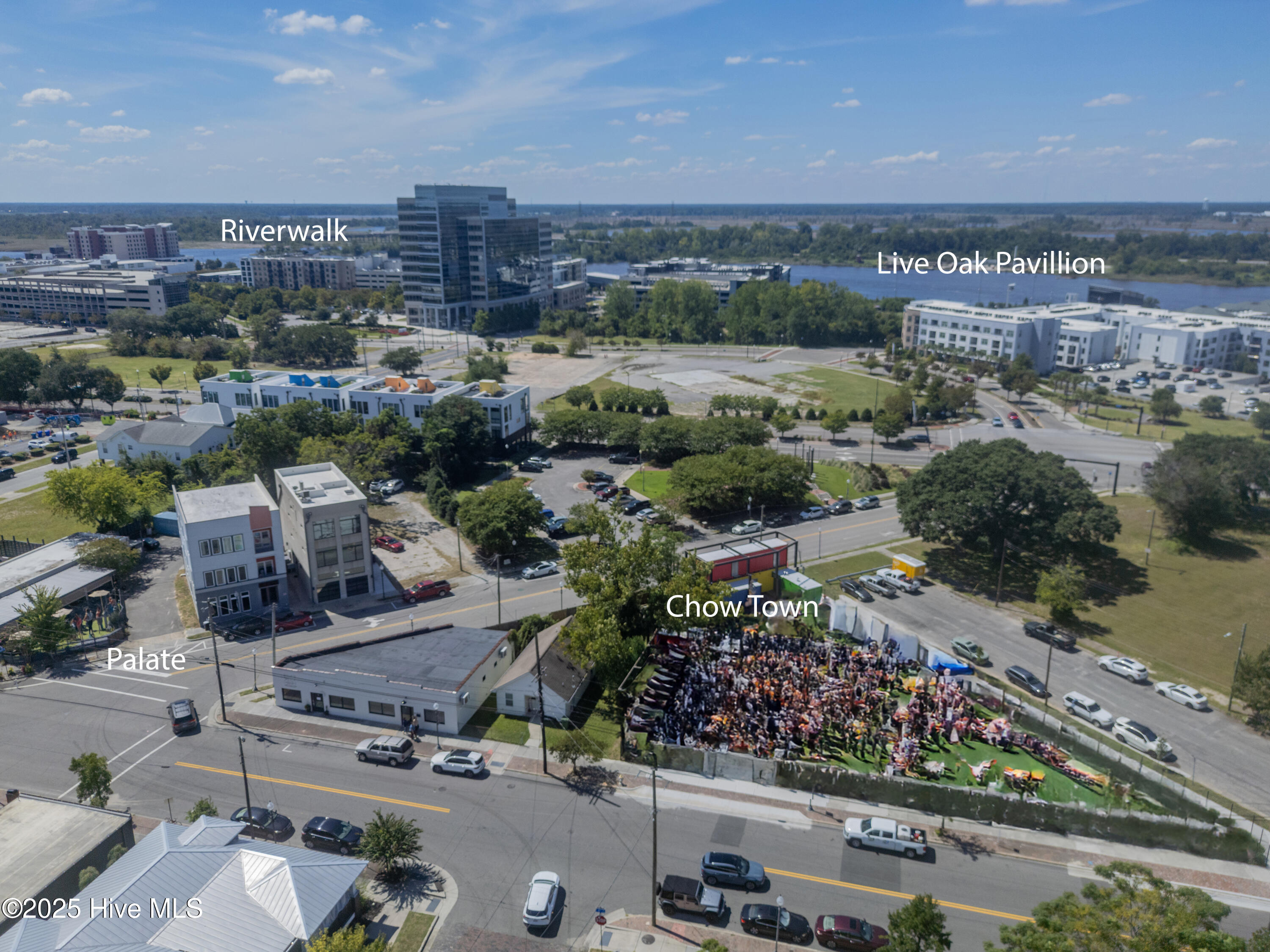 100561607 | Photo 35