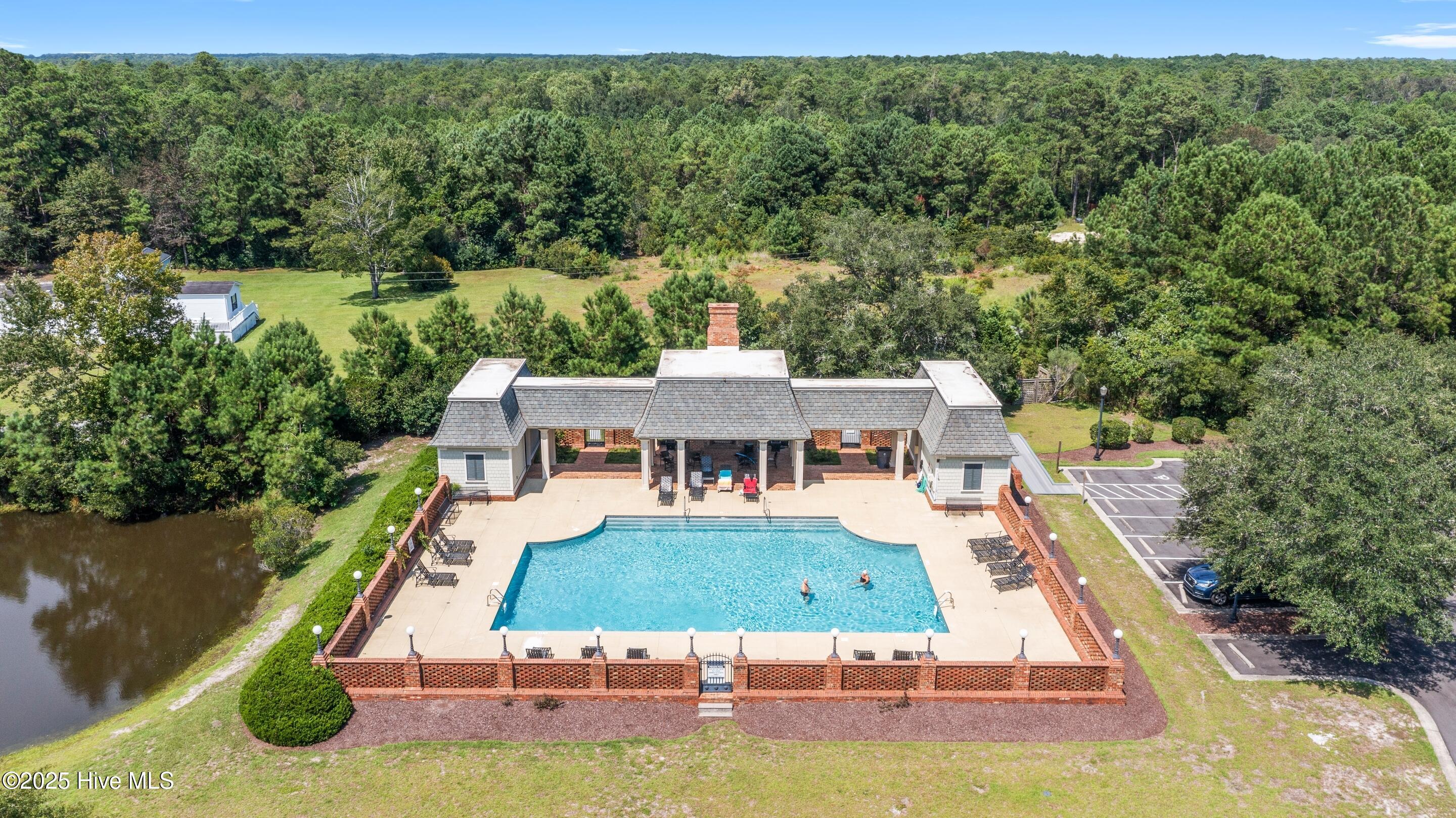 100527651 | Photo 37