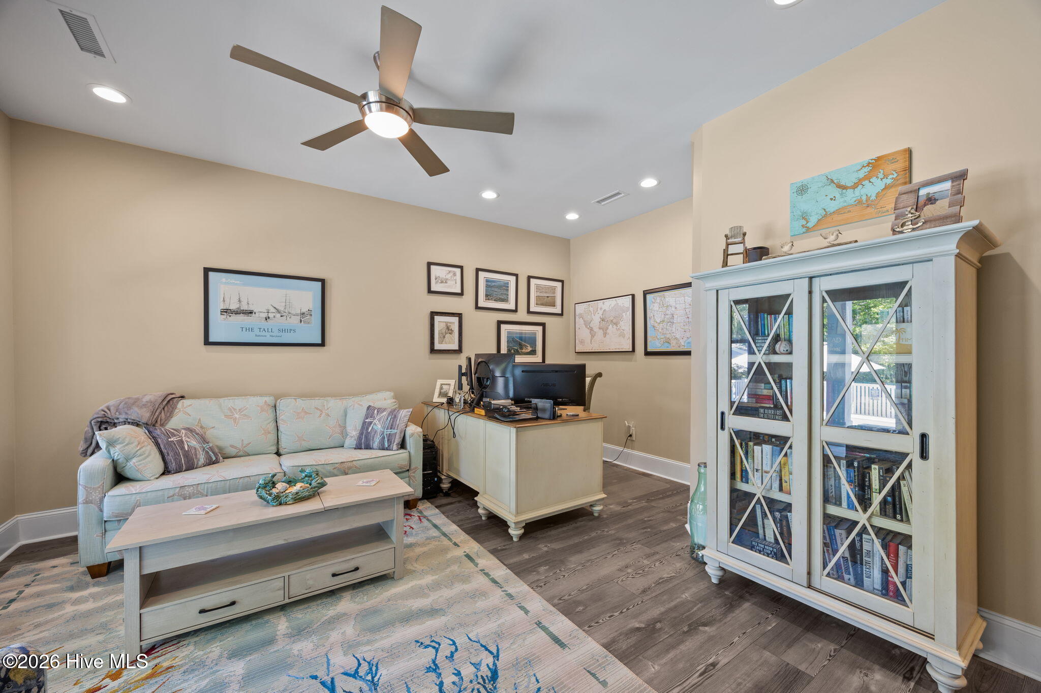 100567463 | Photo 50