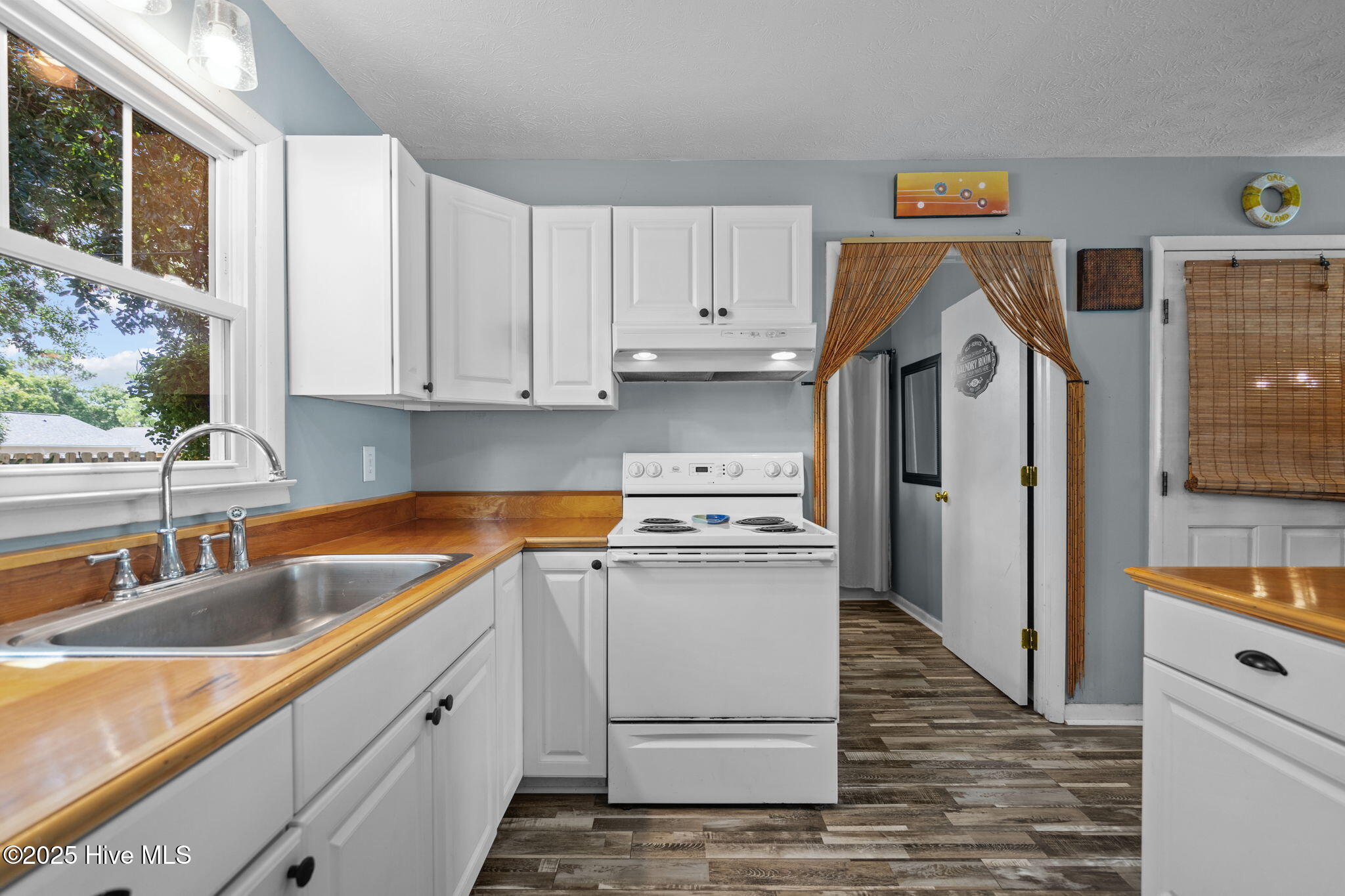 100522385 | Photo 33