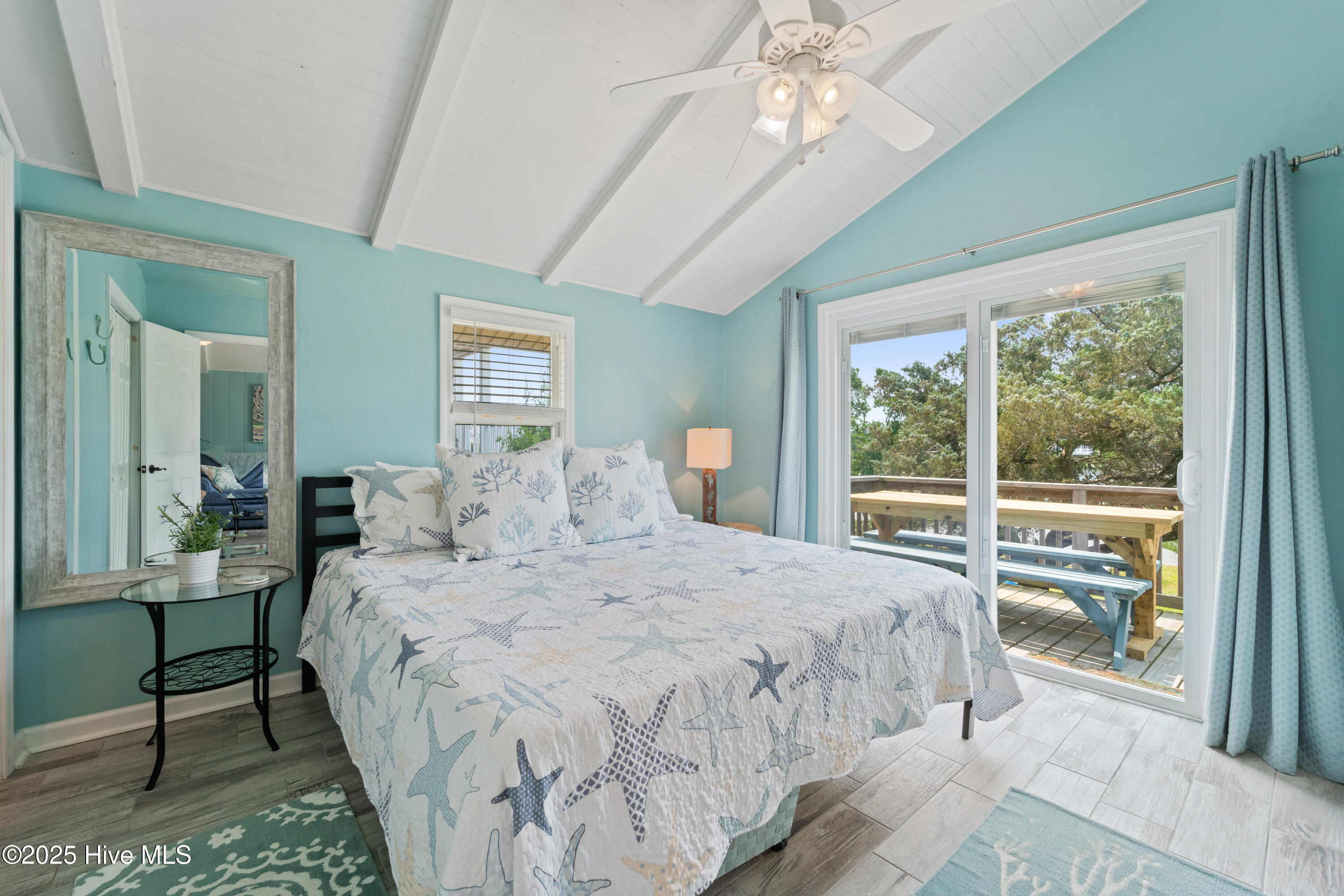 100548347 | Photo 14