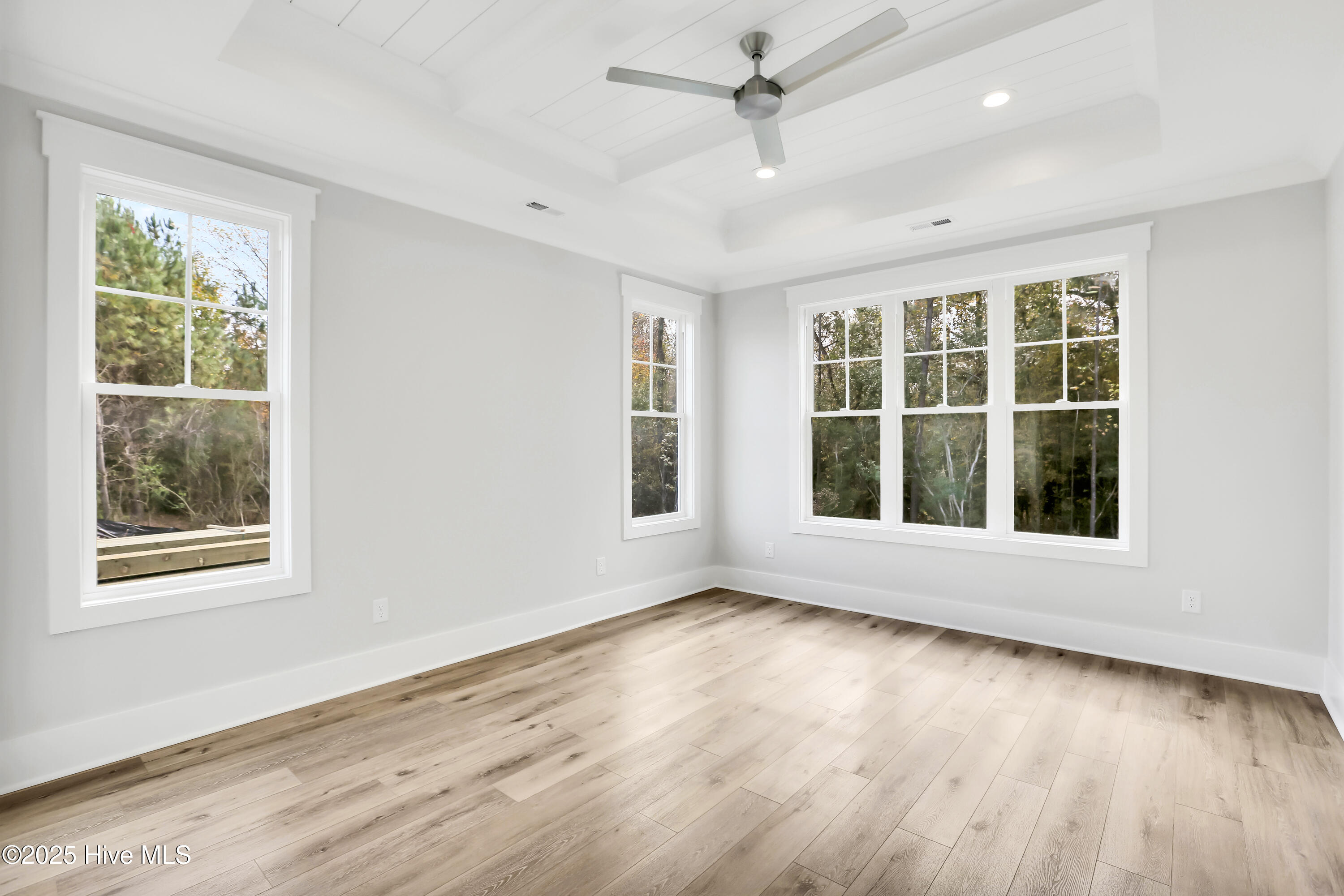 100542712 | Photo 16