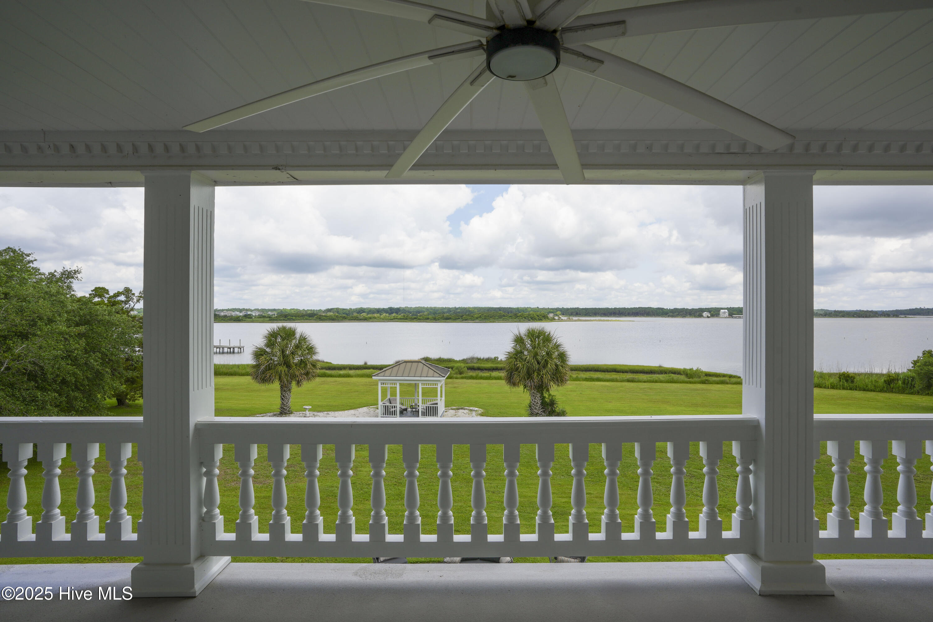 100512986 | Photo 37