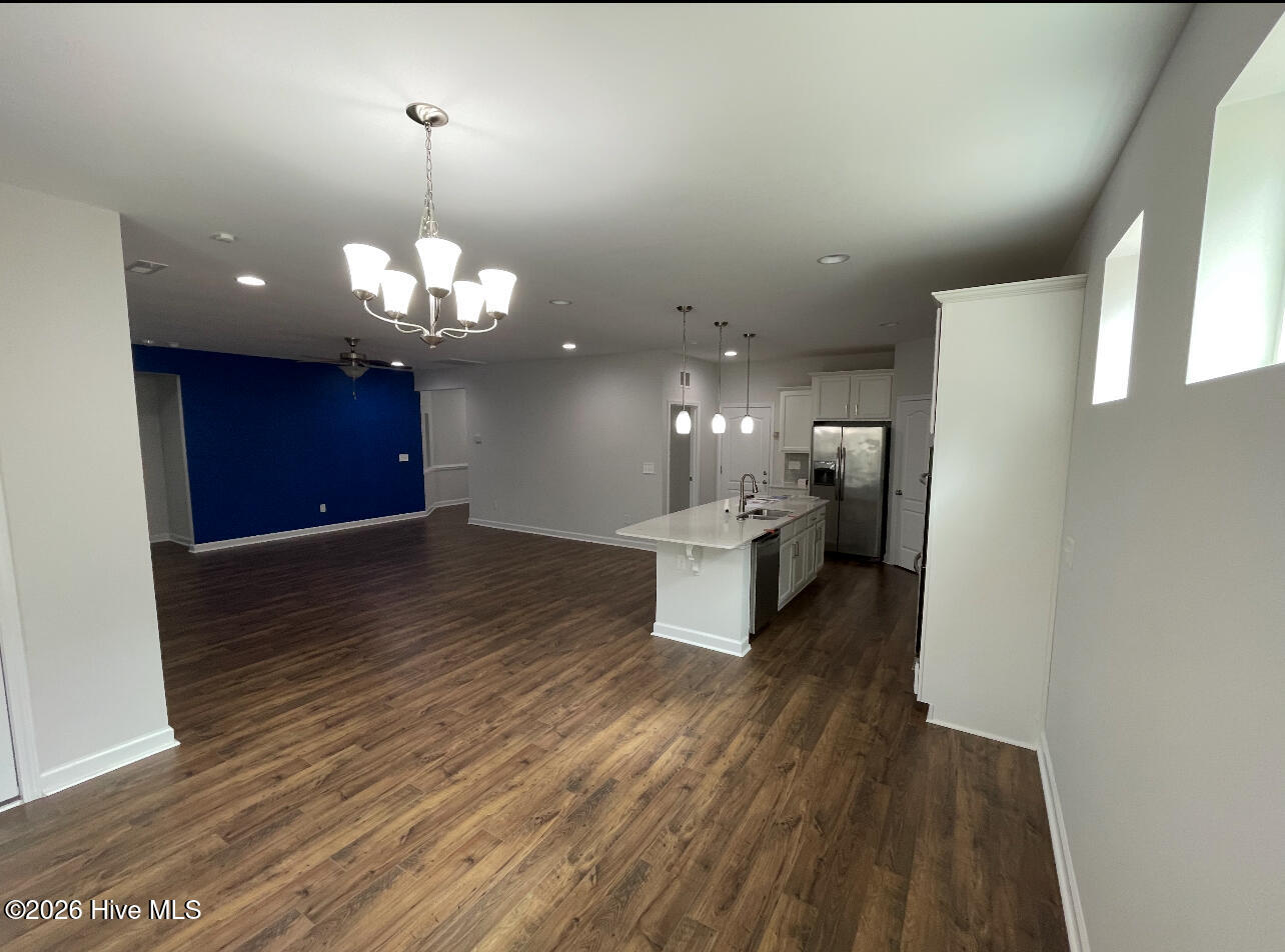 100563283 | Photo 10