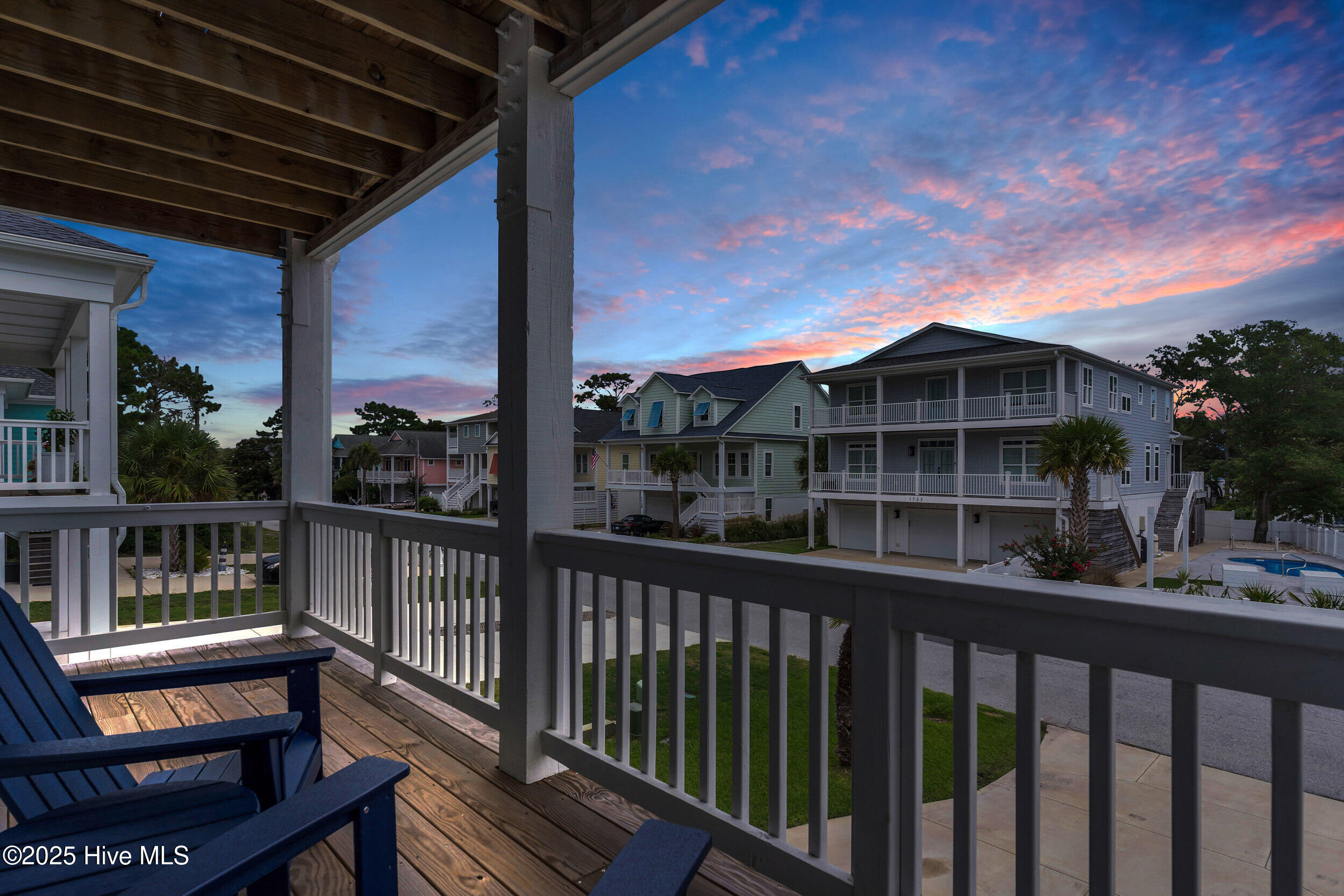 100565755 | Photo 46