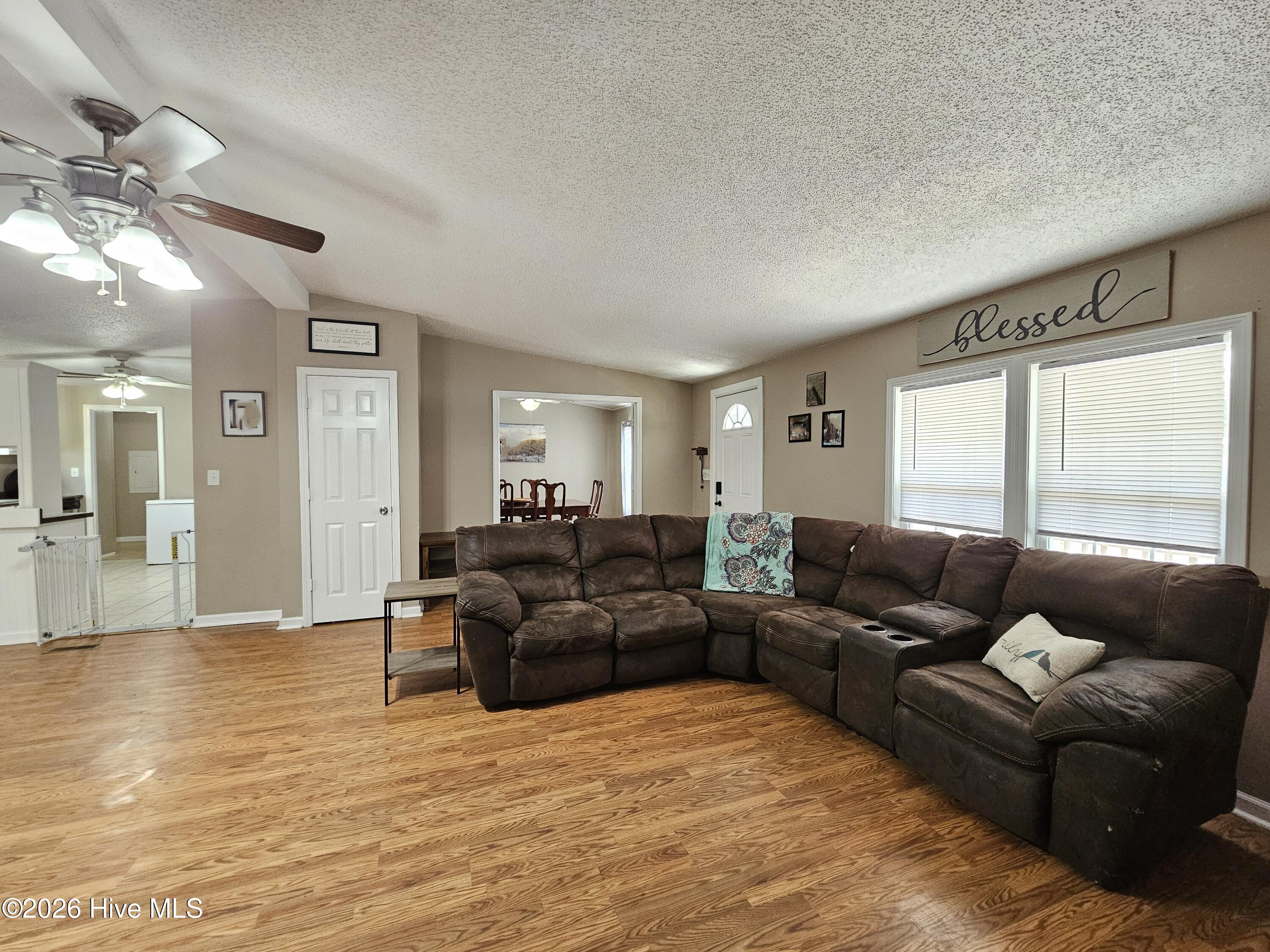 100561319 | Photo 19