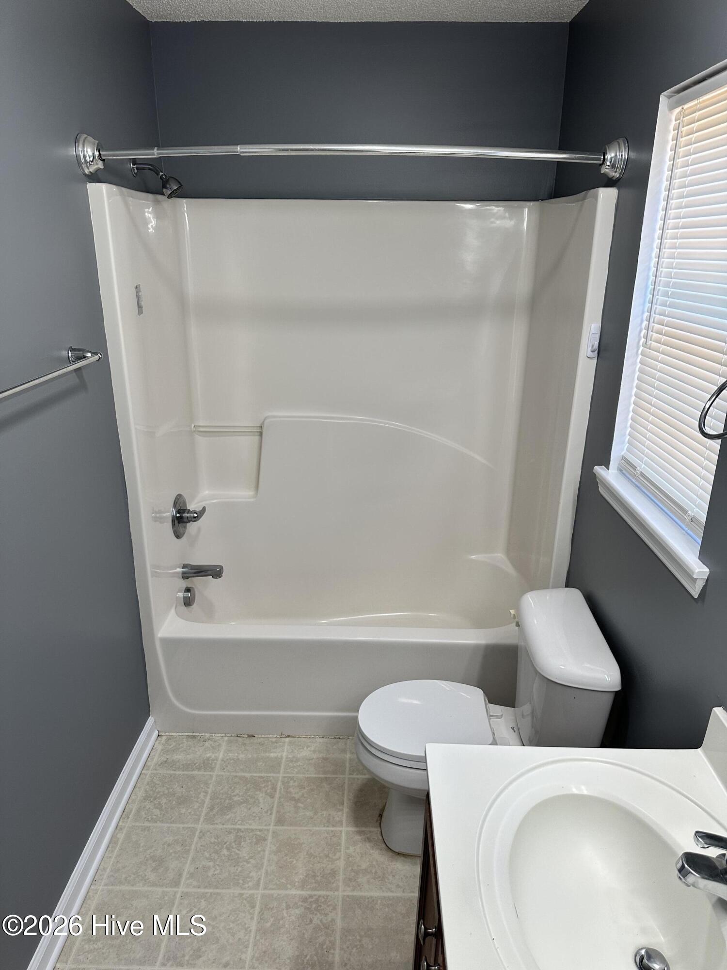 100551629 | Photo 13