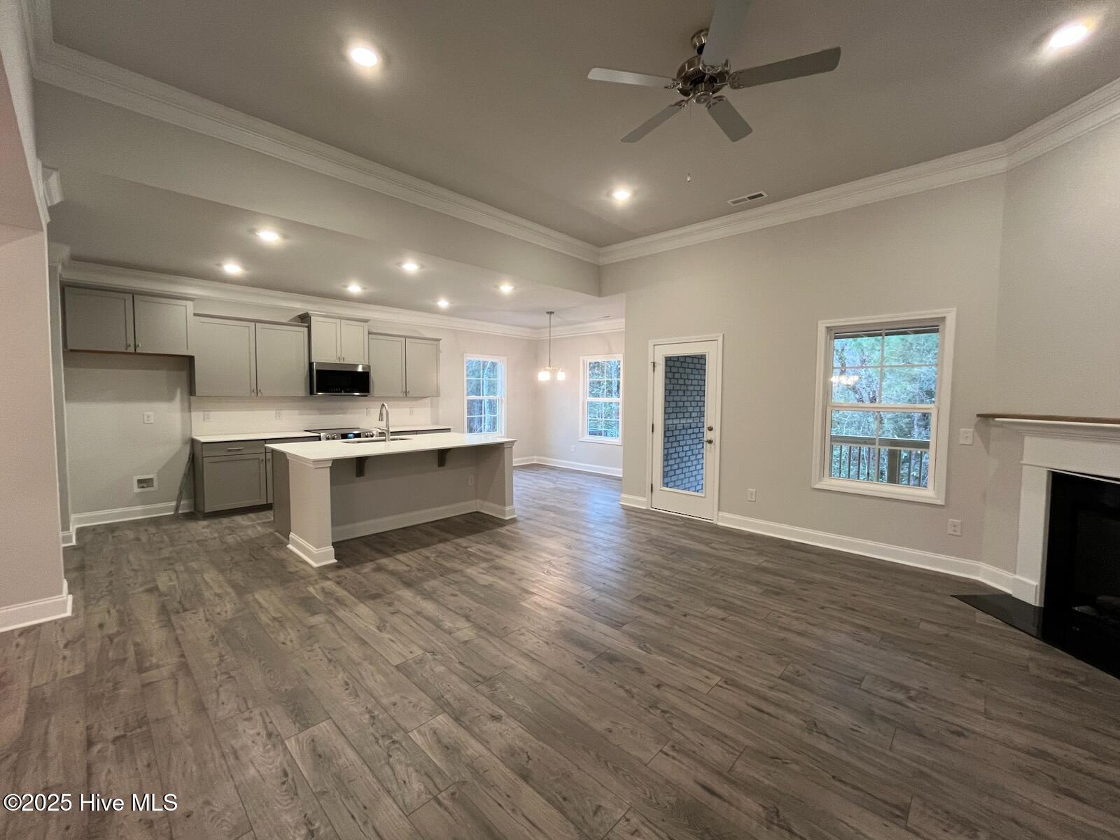 100531849 | Photo 14