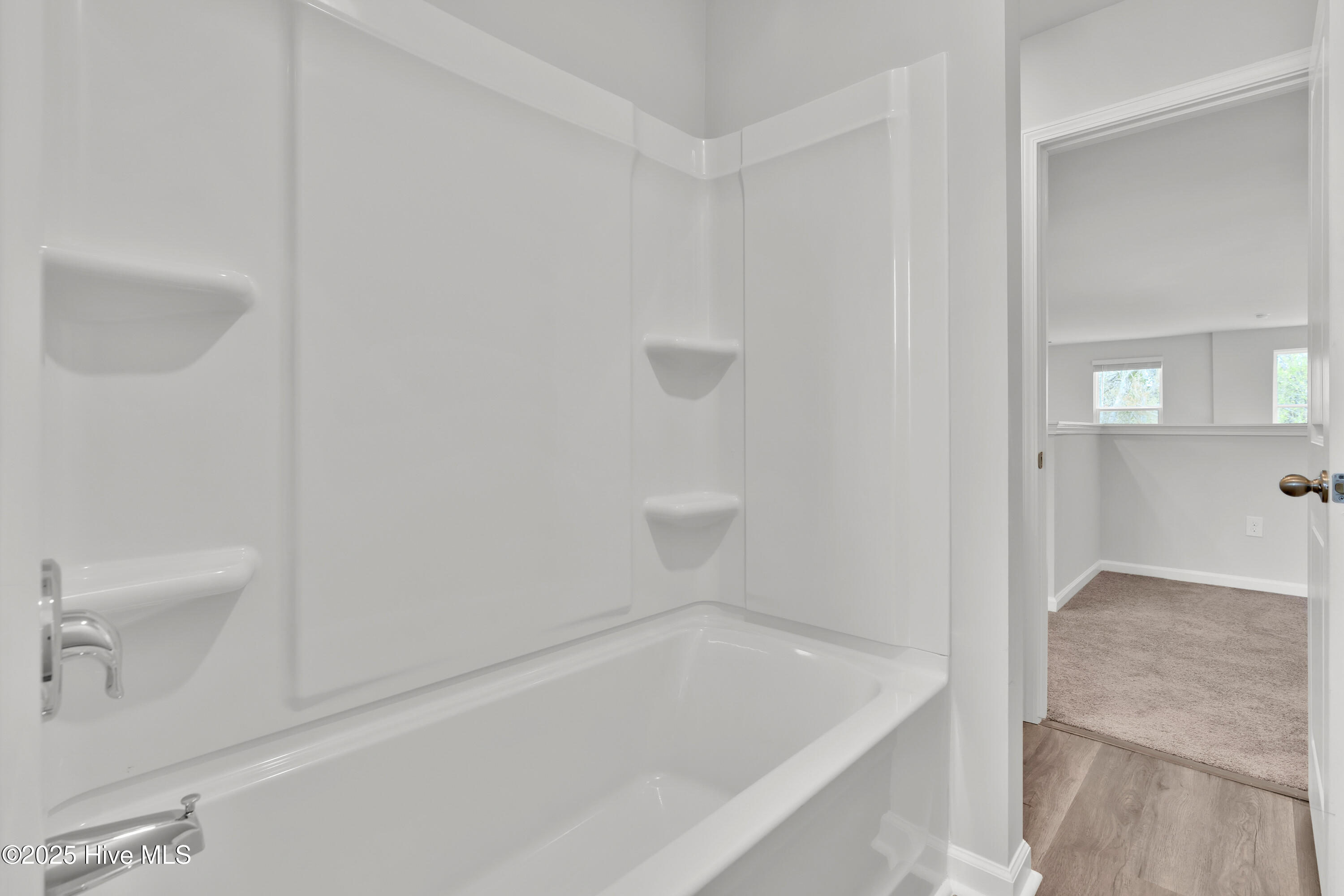 100522330 | Photo 26