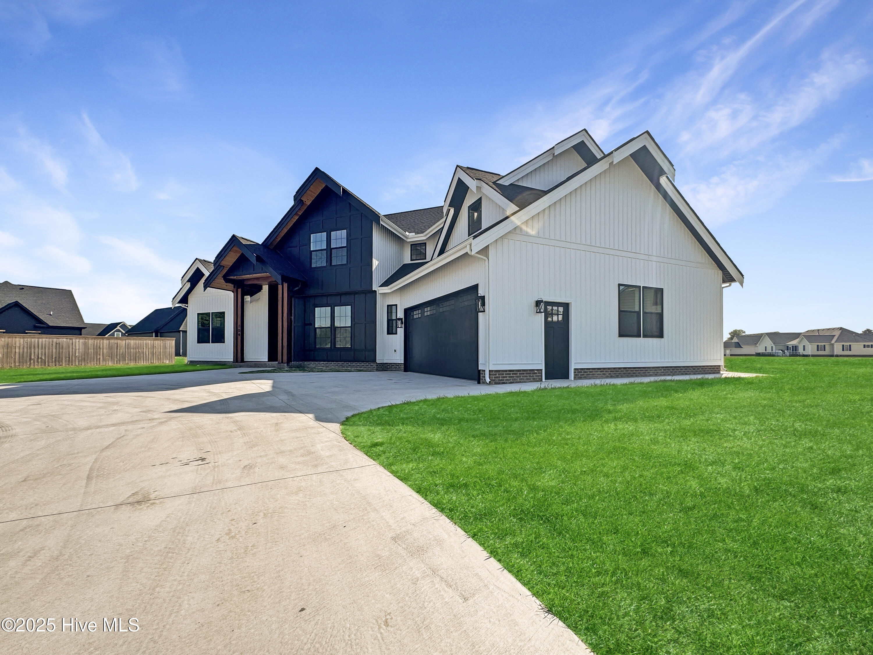 Homes for sale in Elizabeth City, NC | 1111 Staysail Dr, Elizabeth City, NC 27909 | MLS# 100539862