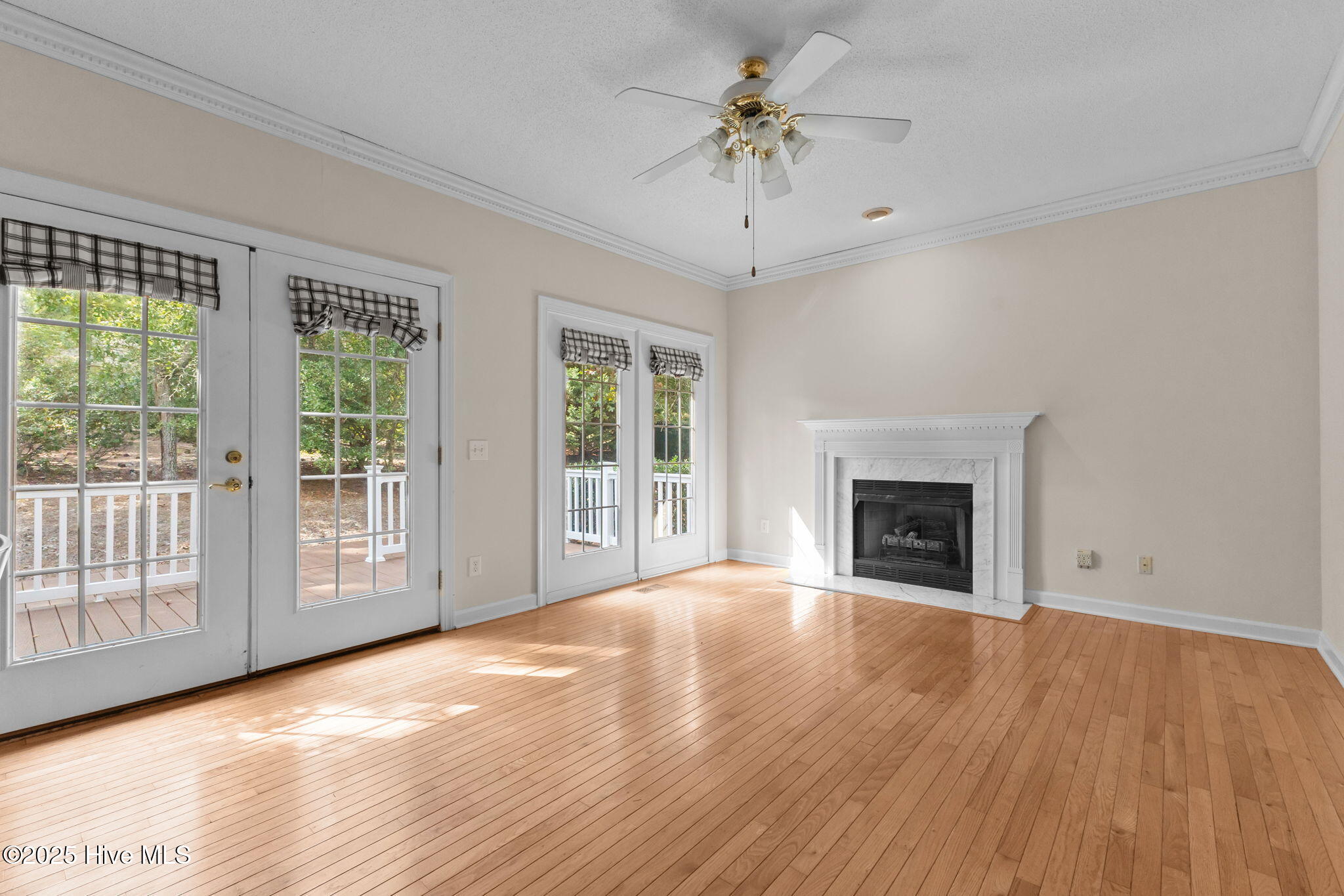 6-web-or-mls-AZ3A7836