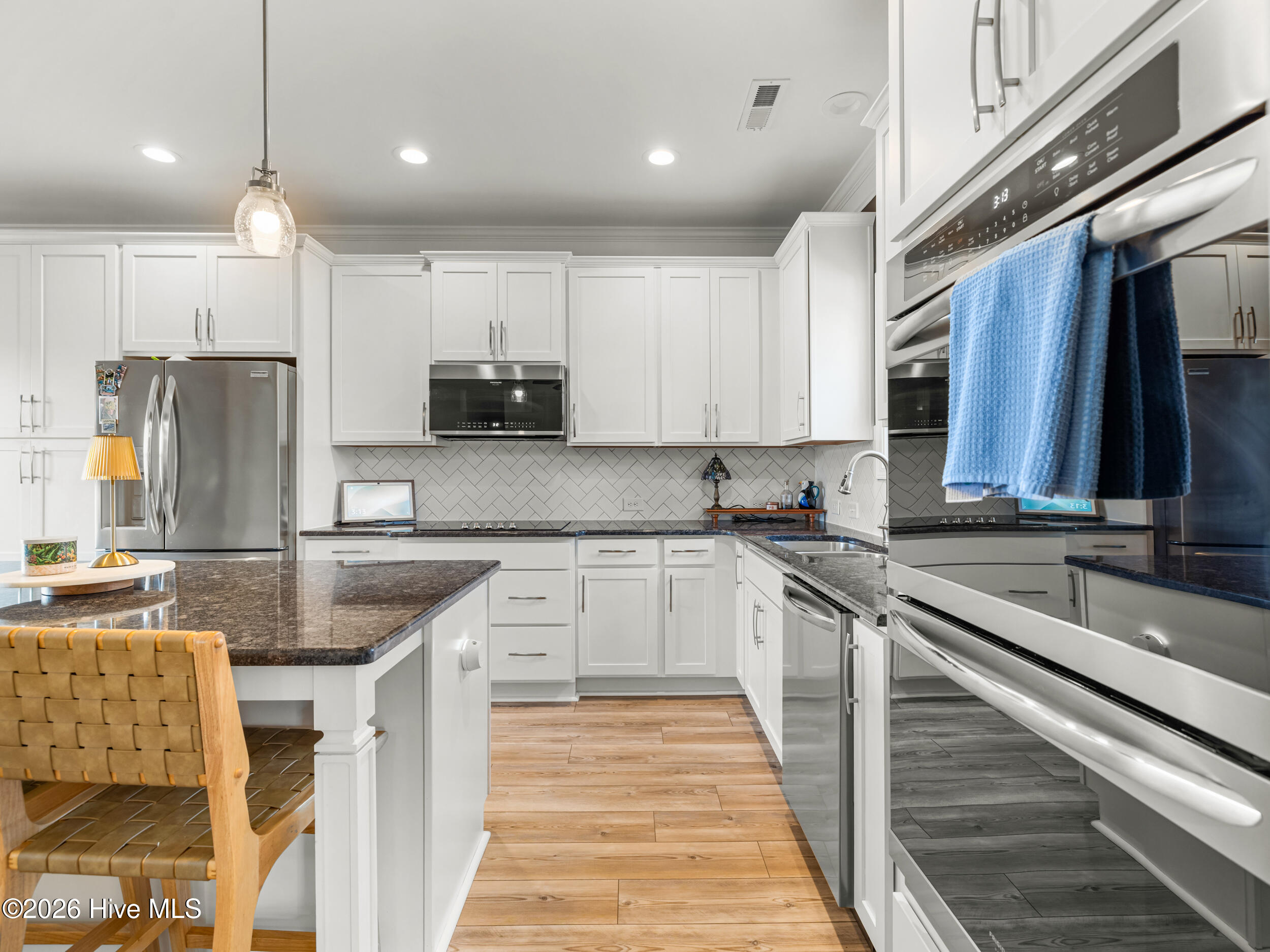 100559684 | Photo 18