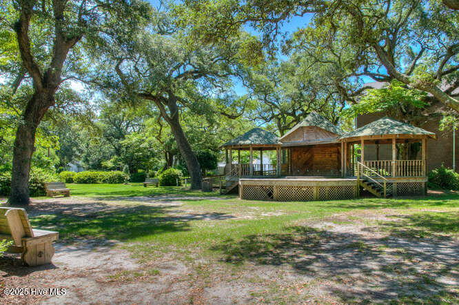 100533114 | Photo 42