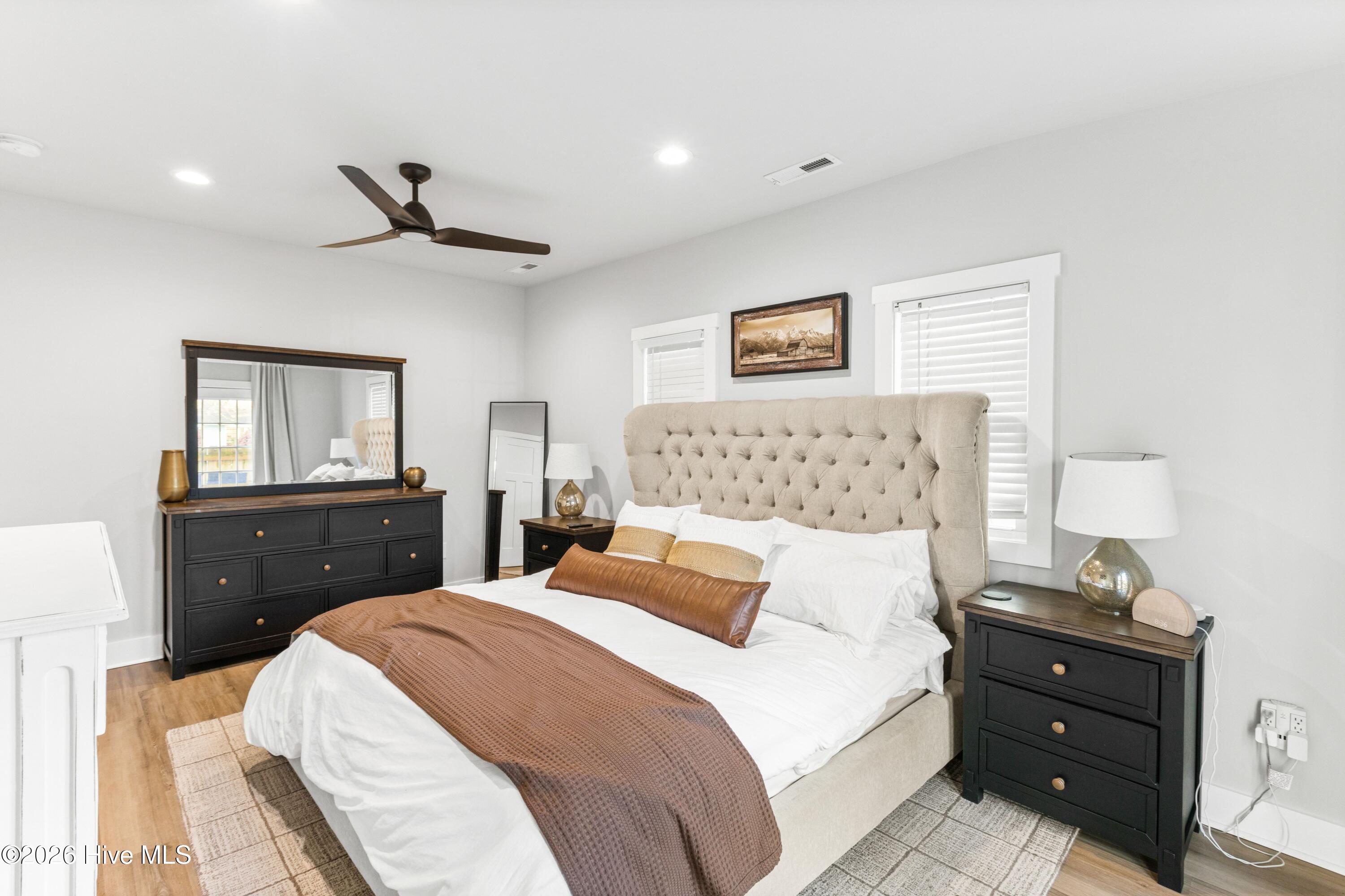 100559701 | Photo 24