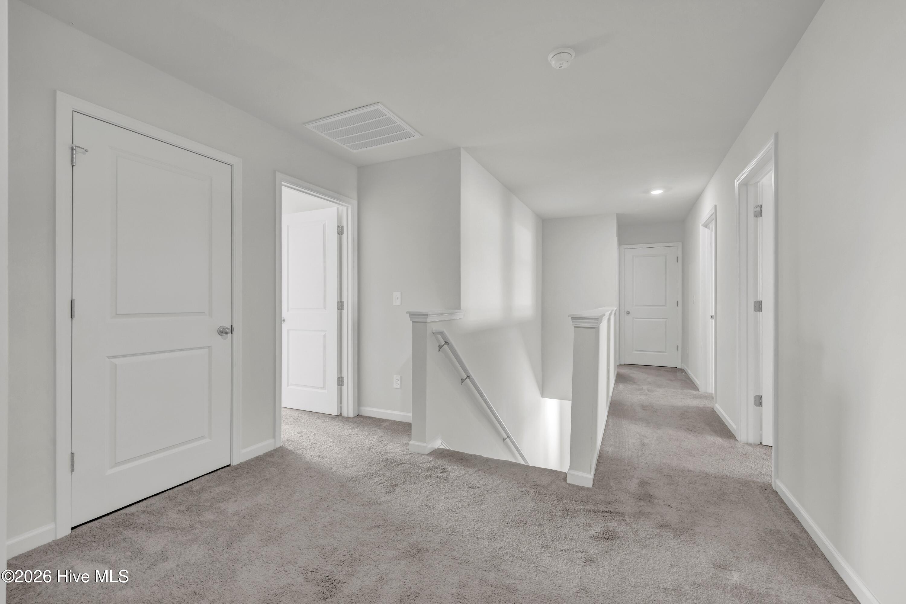 100549338 | Photo 25