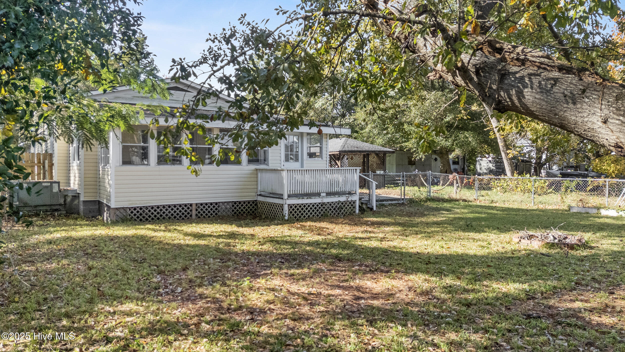 100520819 | Photo 44