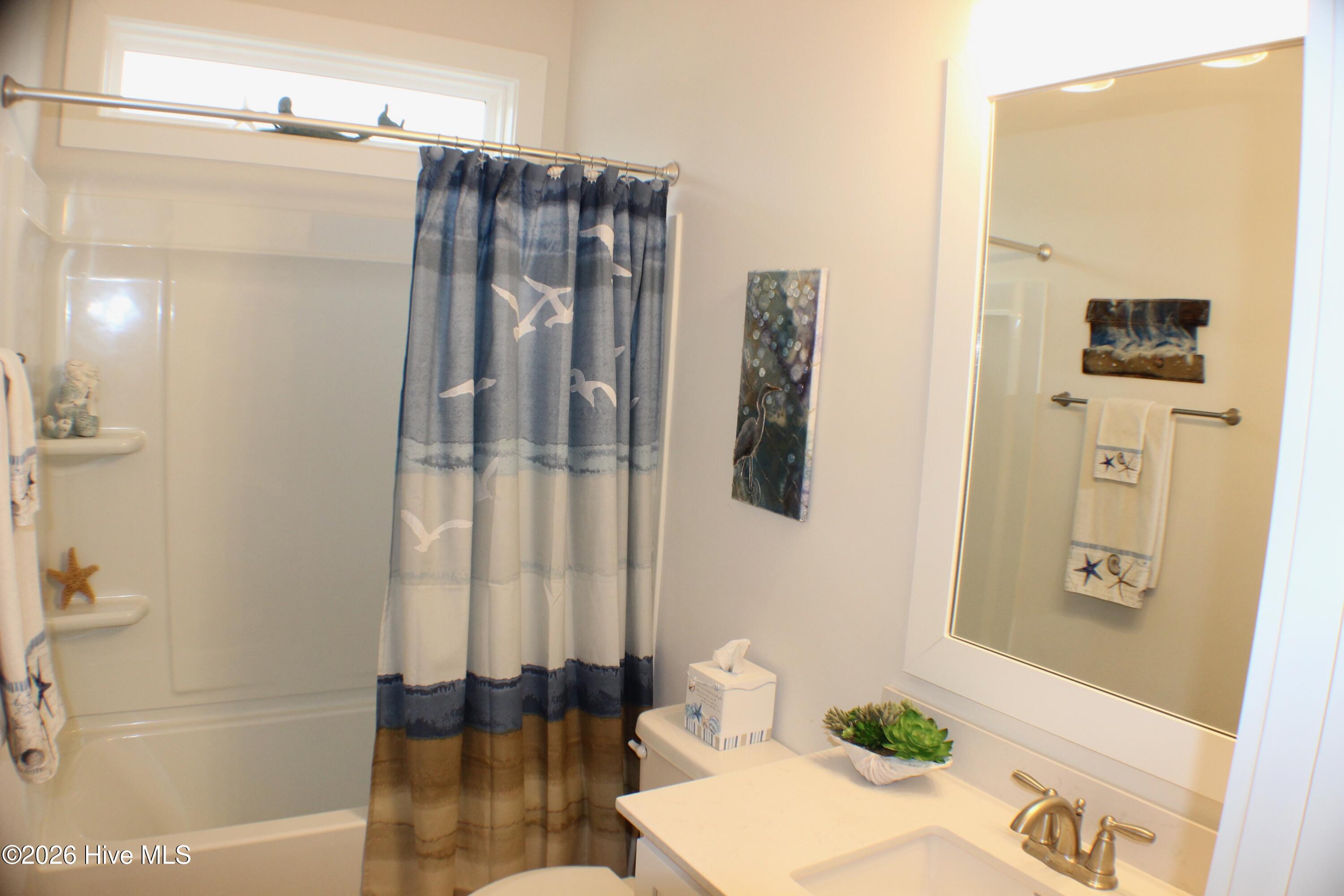 100557593 | Photo 25