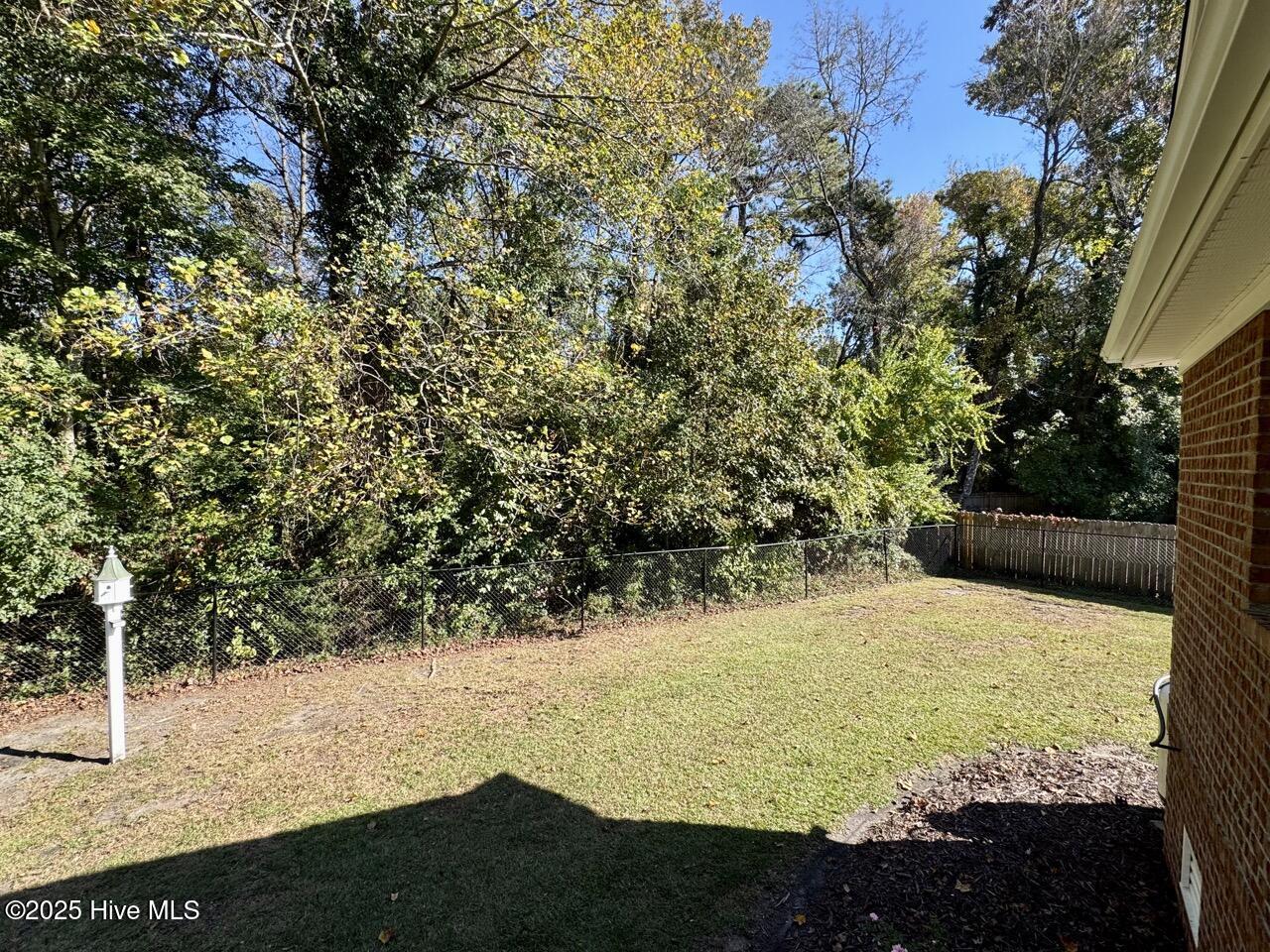 100540072 | Photo 22