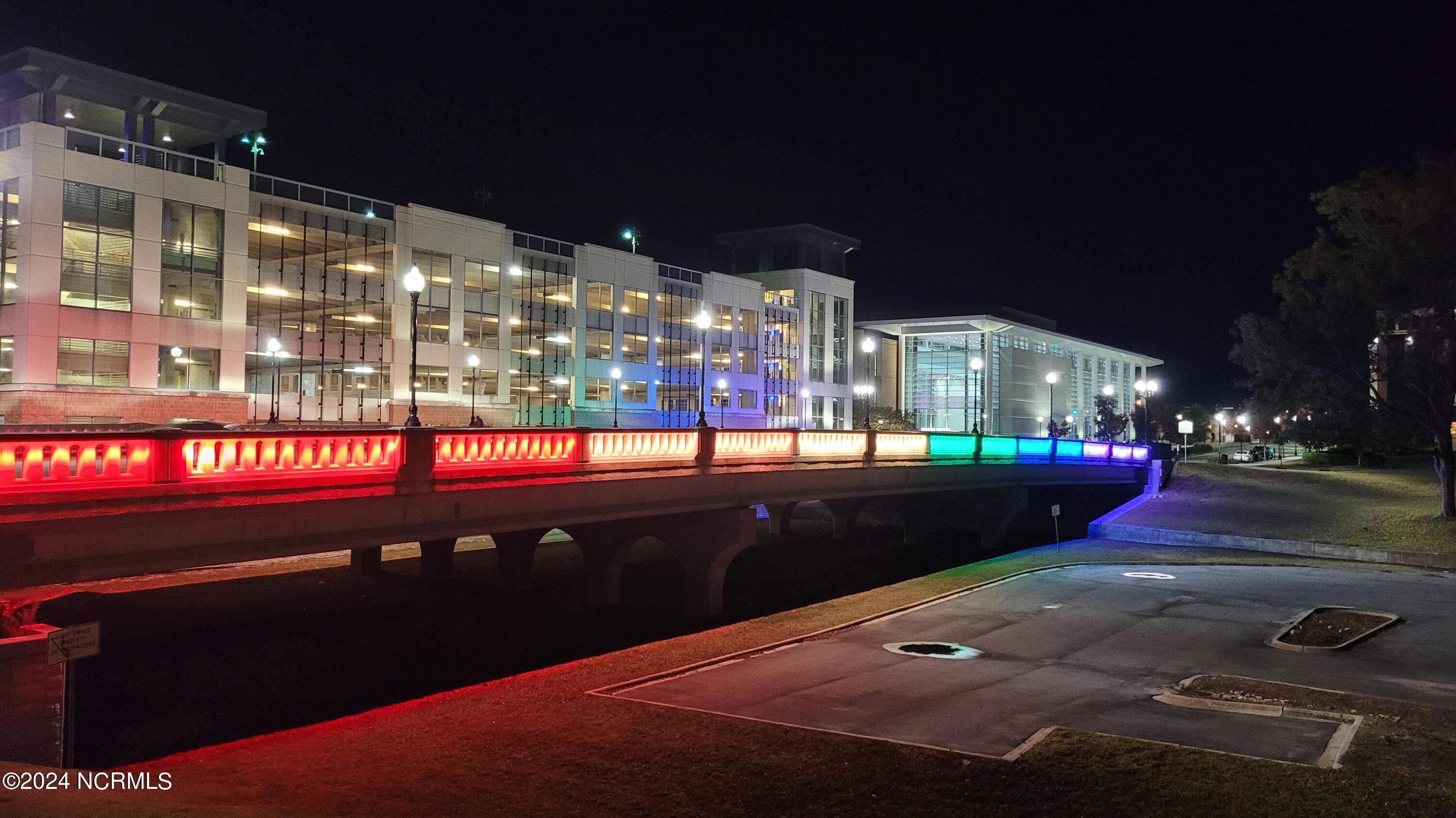 100512715 | Photo 24