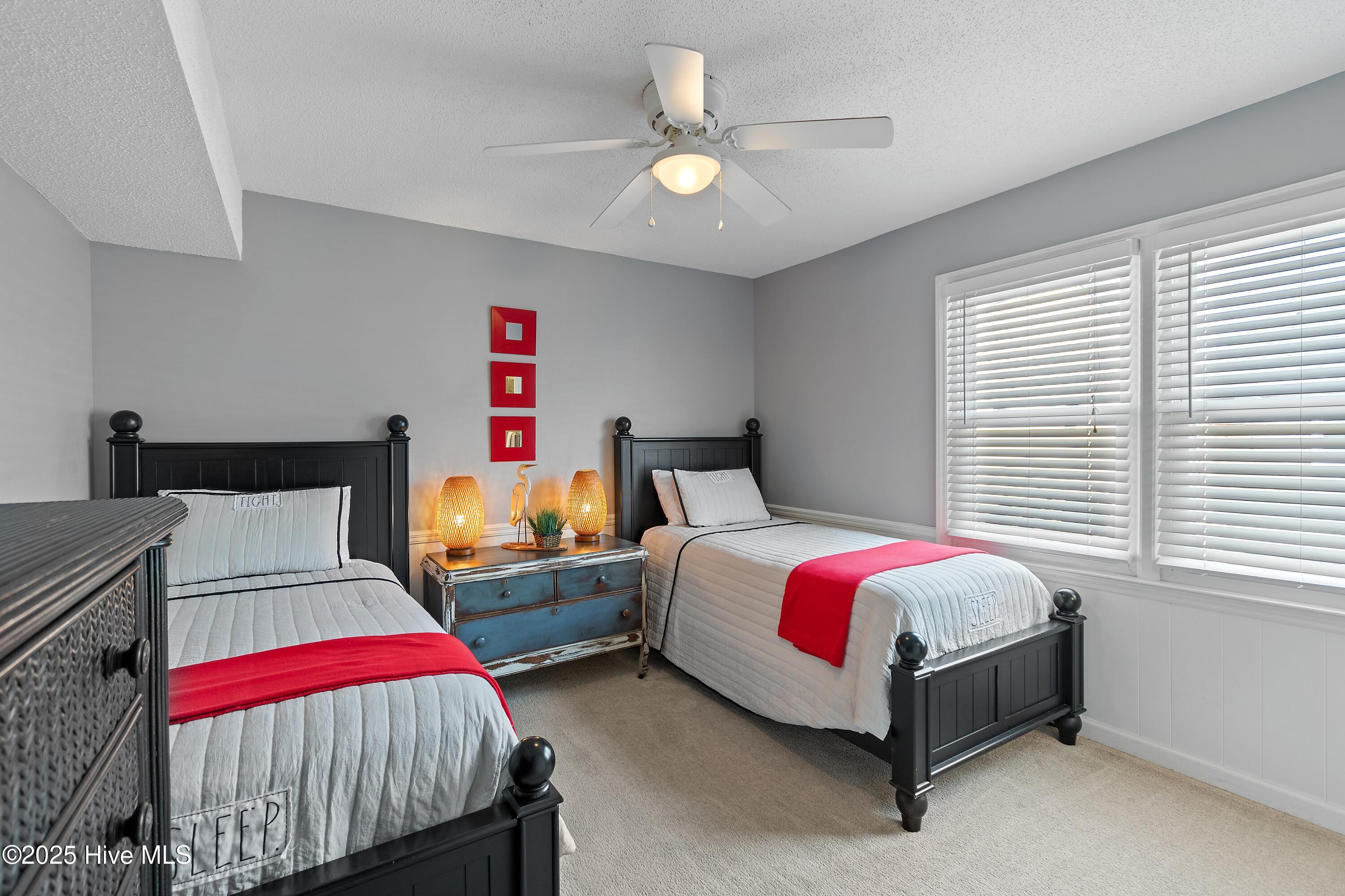 100520604 | Photo 35