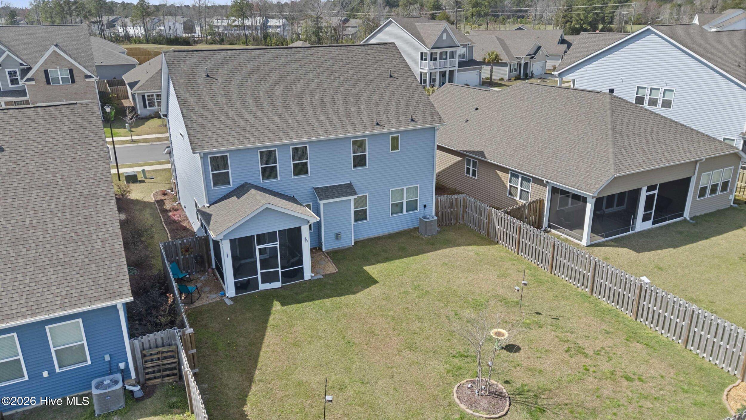 100561686 | Photo 44