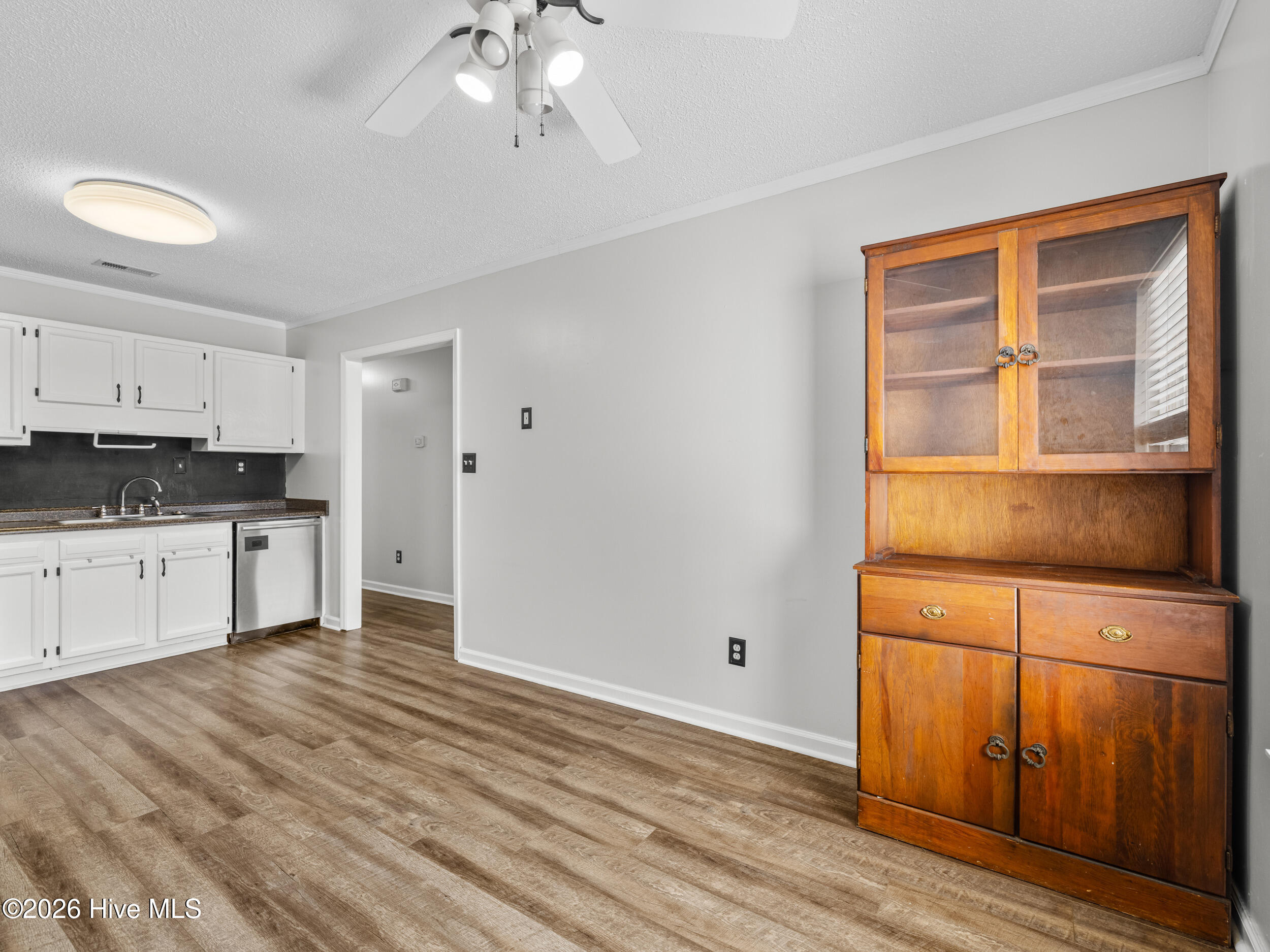 100550311 | Photo 16